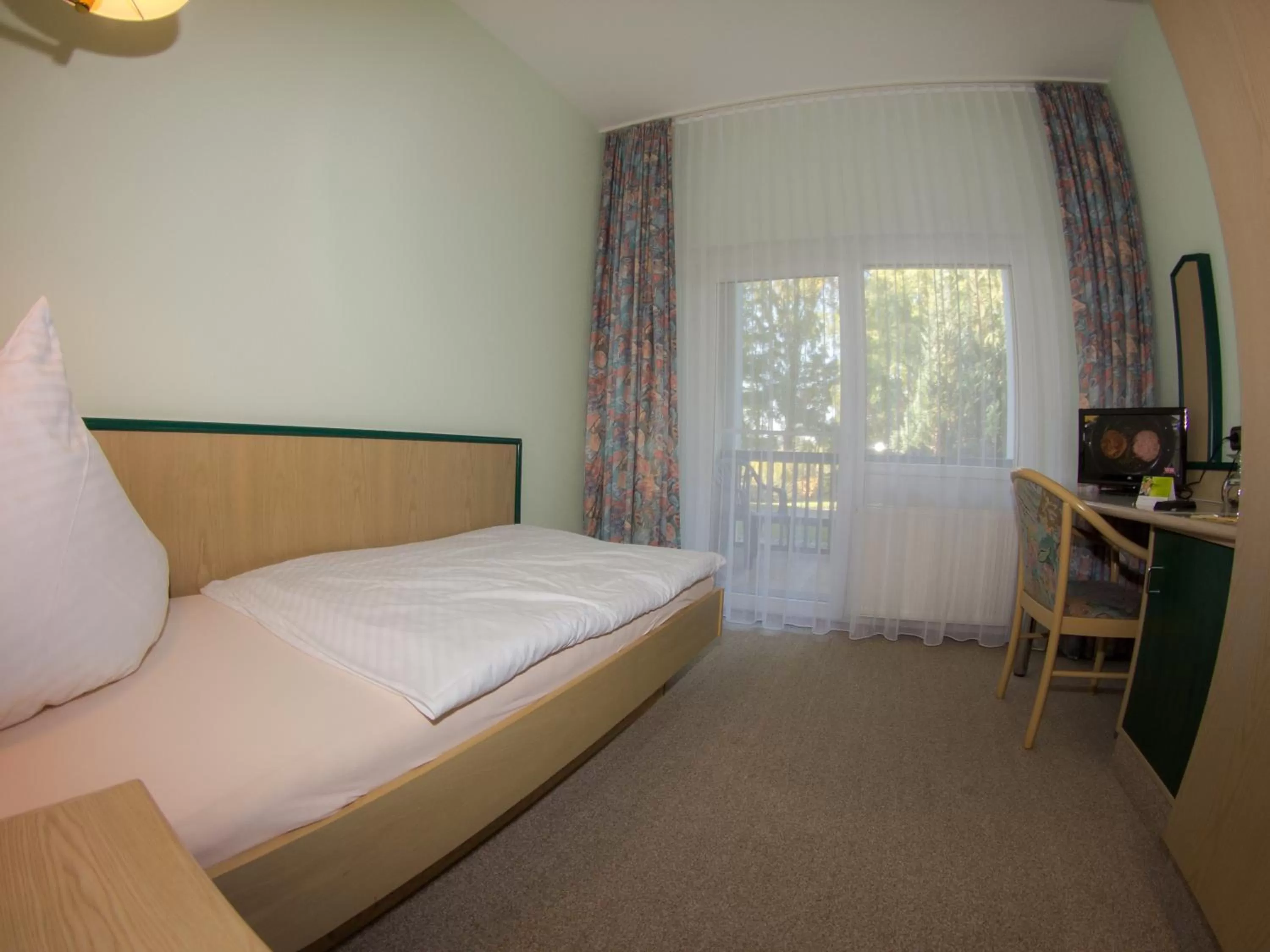 Photo of the whole room, Bed in Parkhotel Schönewalde
