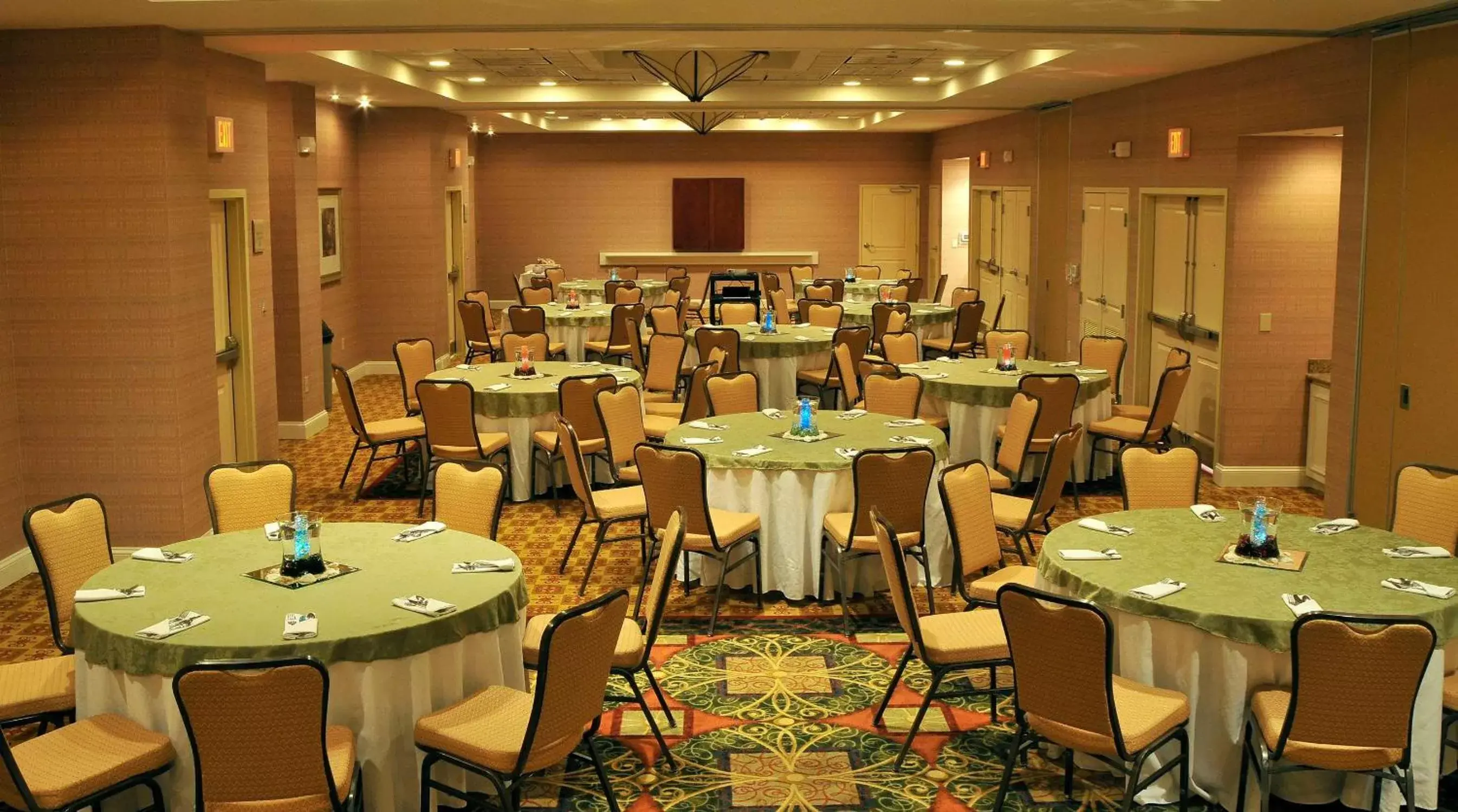 Meeting/conference room, Restaurant/Places to Eat in Hilton Garden Inn Meridian