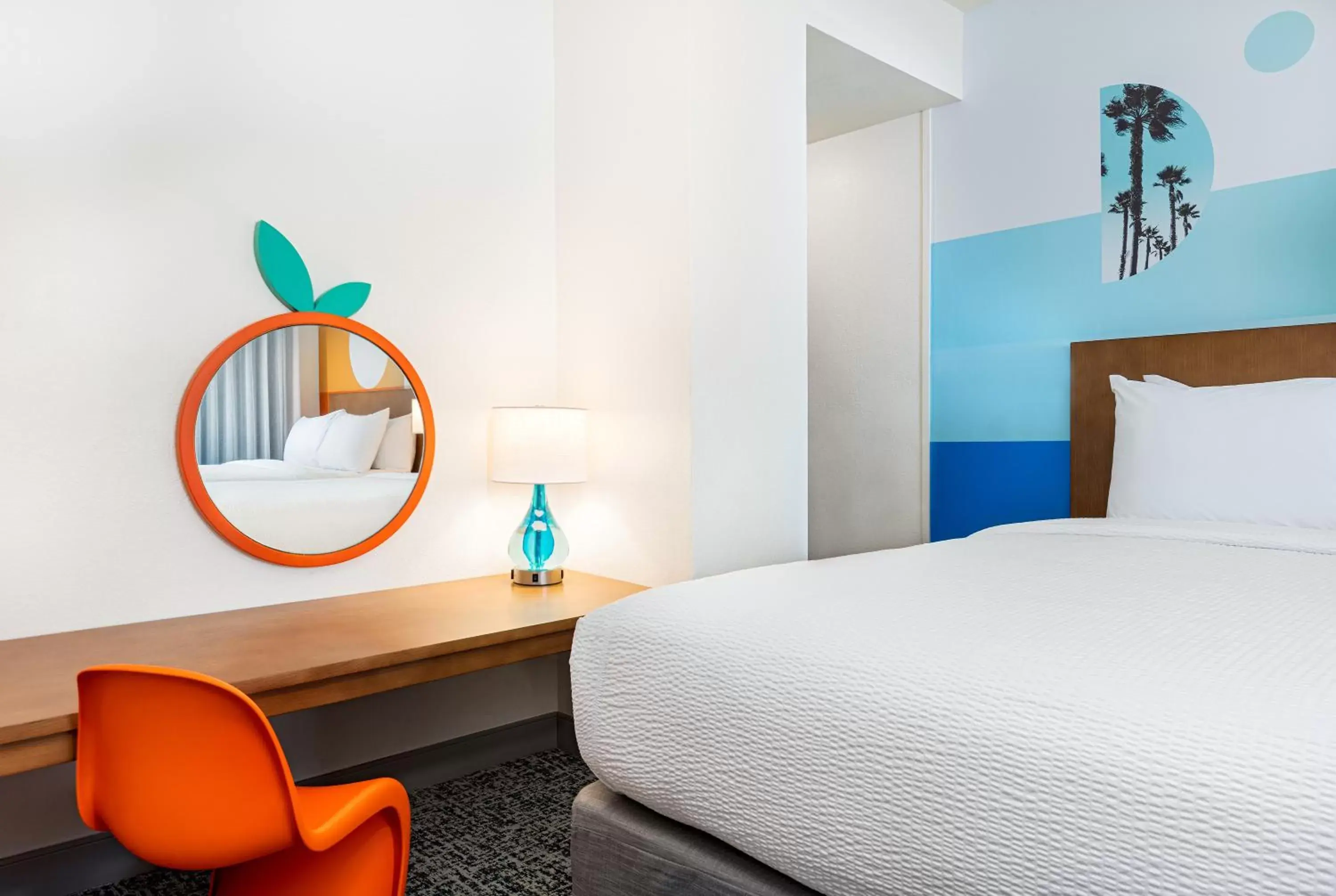 Bed in Clementine Hotel & Suites Anaheim