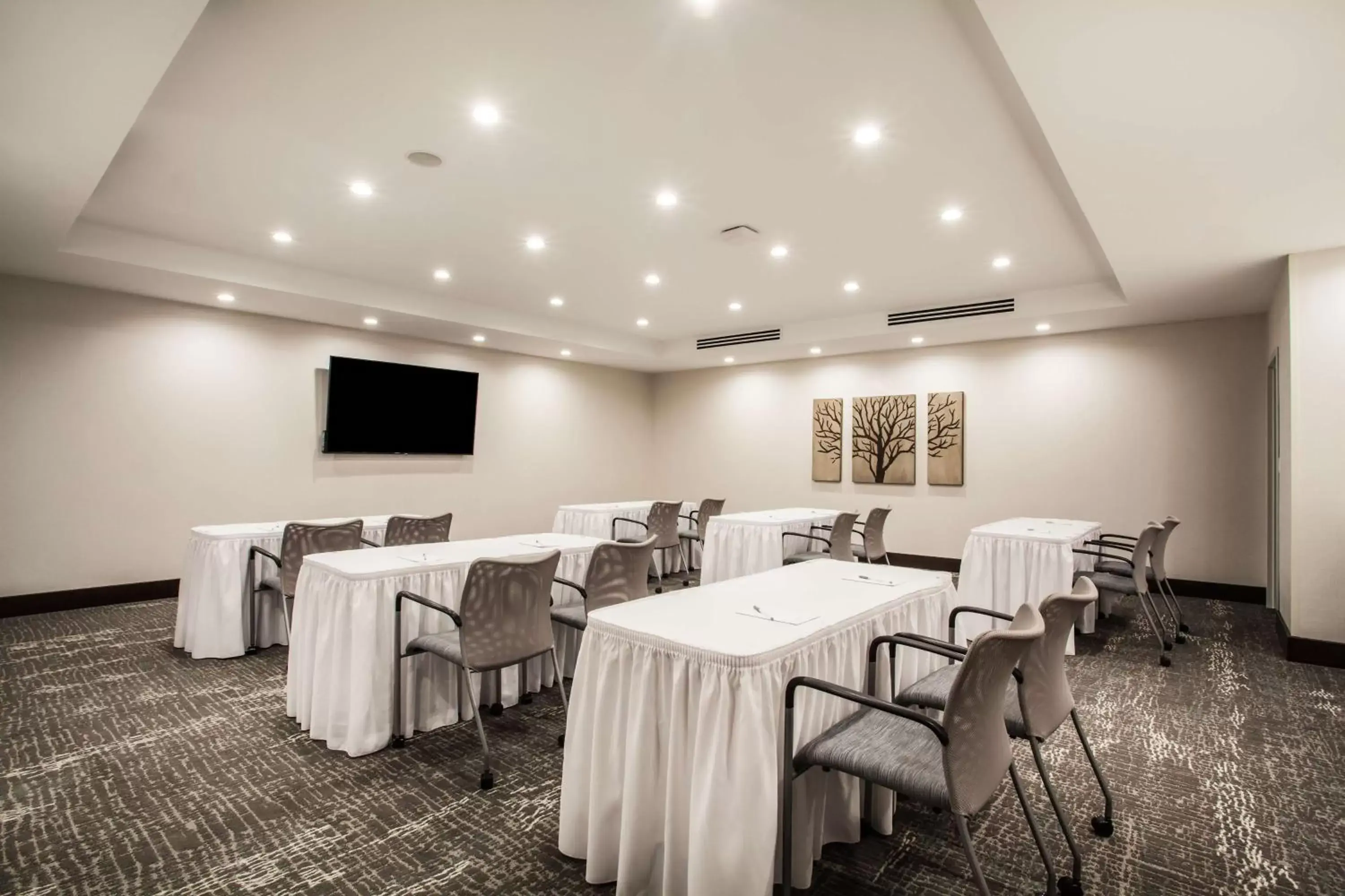 Meeting/conference room in Hampton Inn Rochester Penfield, Ny