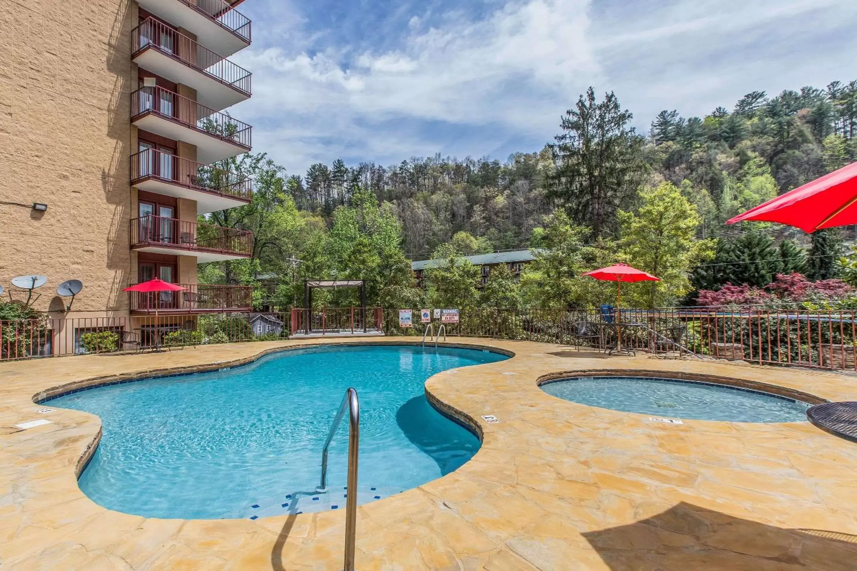 On site, Swimming Pool in Quality Inn & Suites Gatlinburg