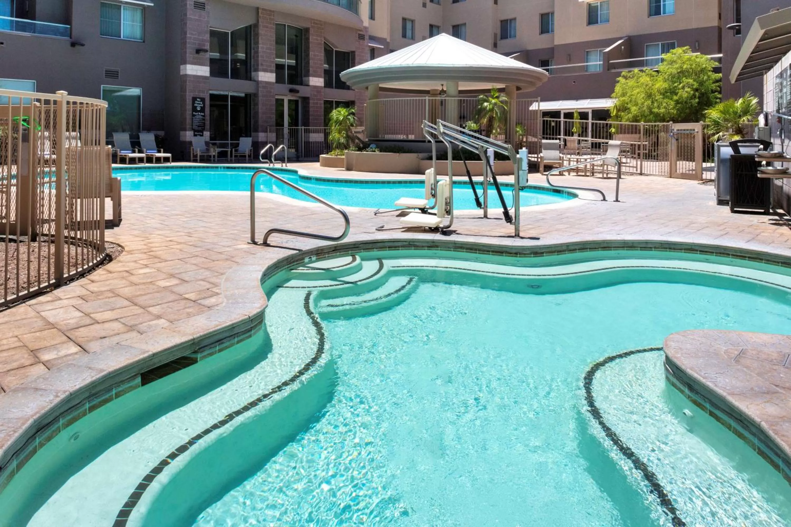 Swimming pool in Homewood Suites by Hilton Phoenix Airport South