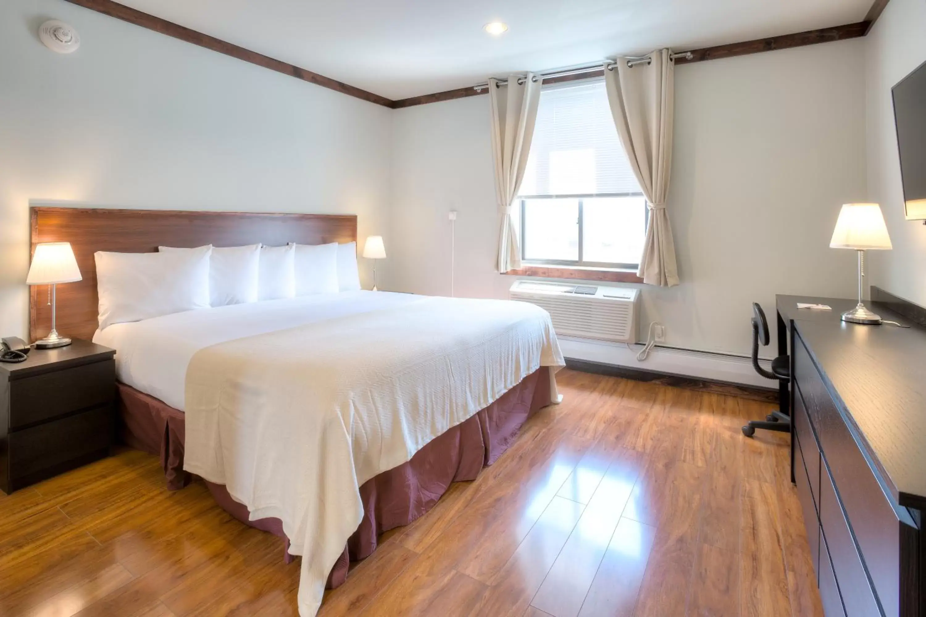 Bed in LIC Hotel Bed in LIC Hotel