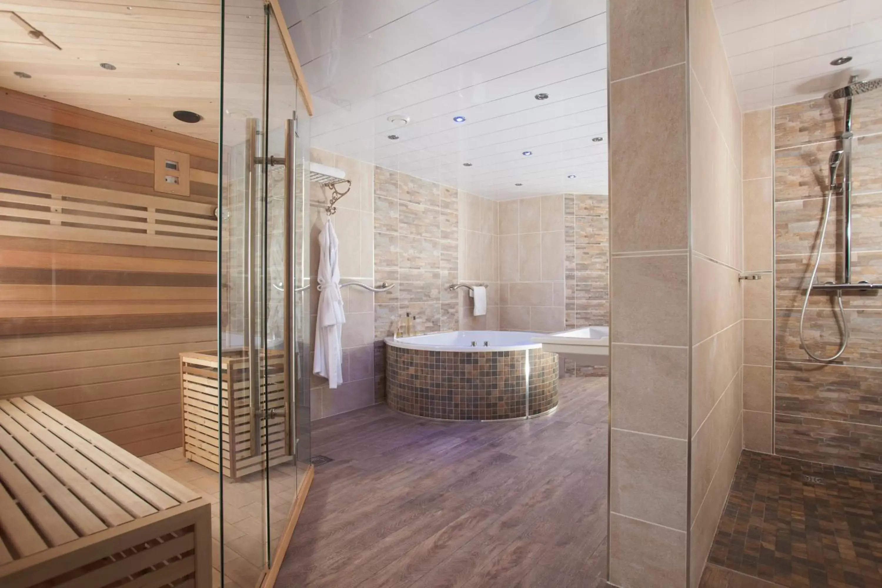Shower, Bathroom in B/W Premier Doncaster Mount Pleasant Hotel