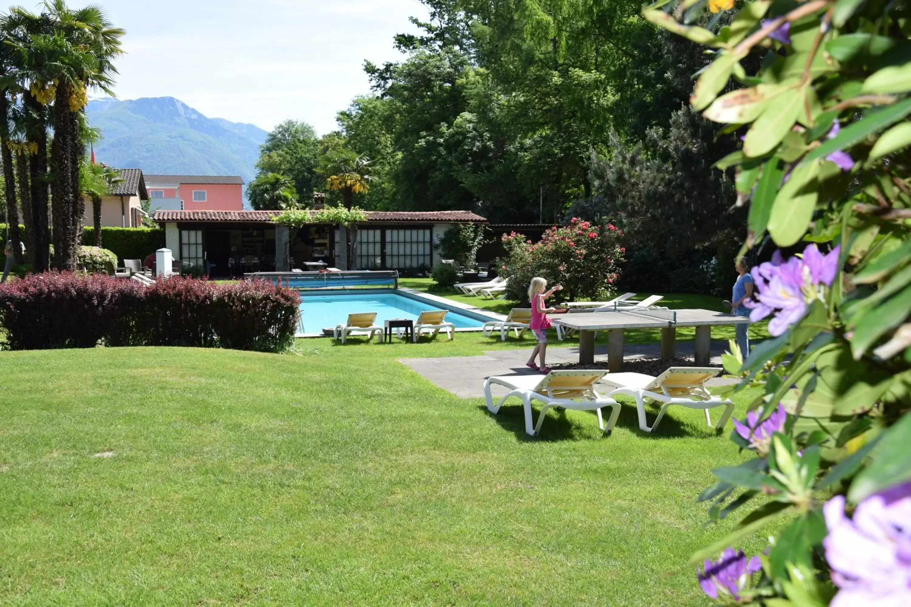 Garden, Swimming Pool in Garni Villa Siesta Park