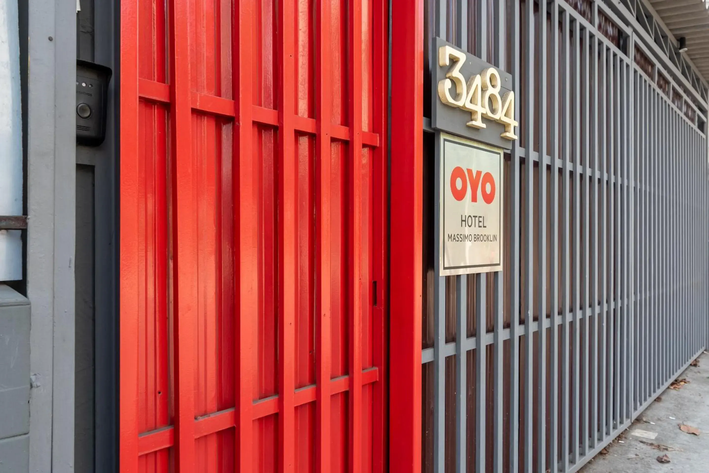 Facade/entrance in OYO Hotel Massimo Brooklin, Sao Paulo