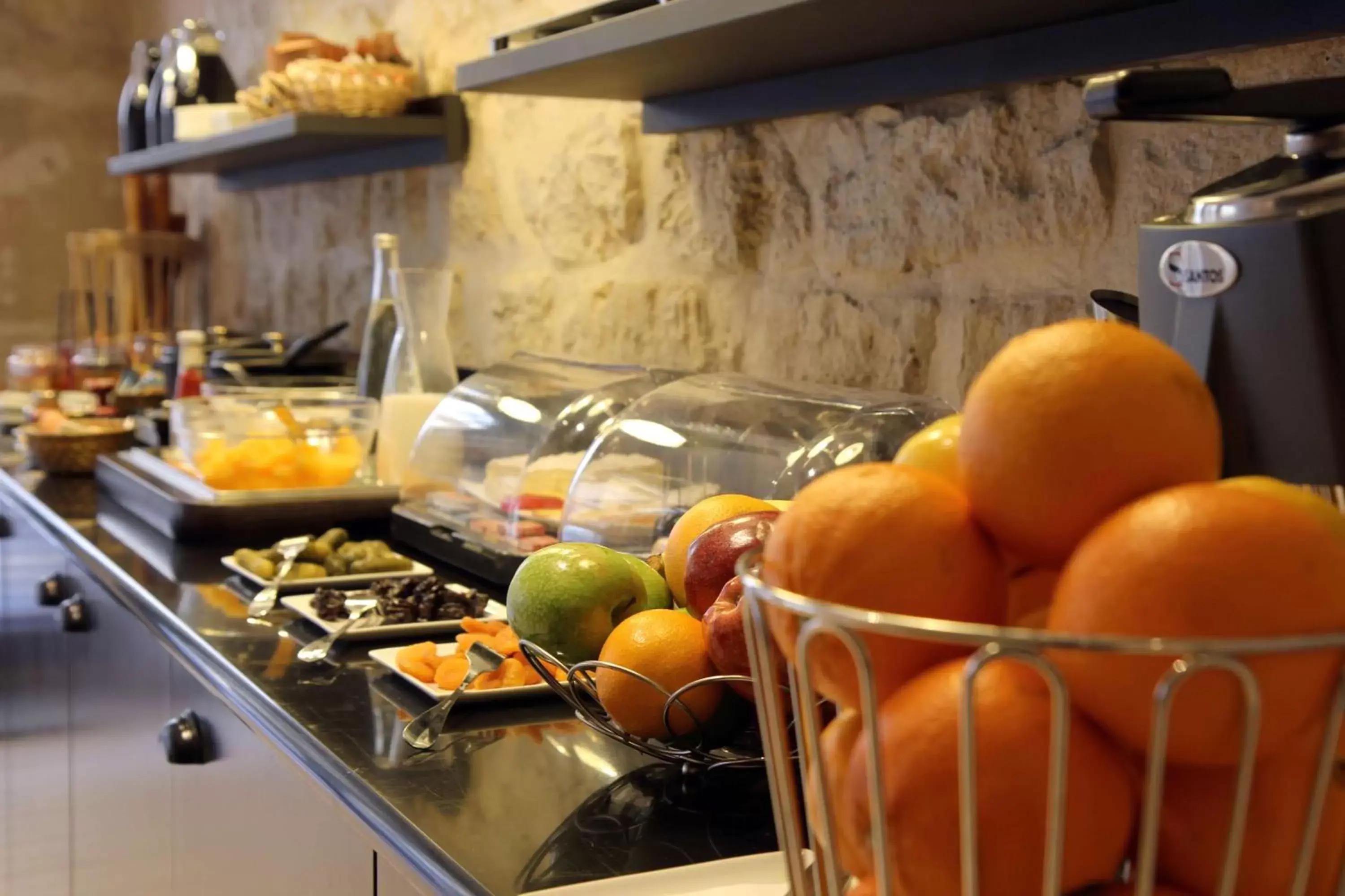 Breakfast in Best Western Hotel Opéra Drouot Breakfast in Best Western Hotel Opéra Drouot