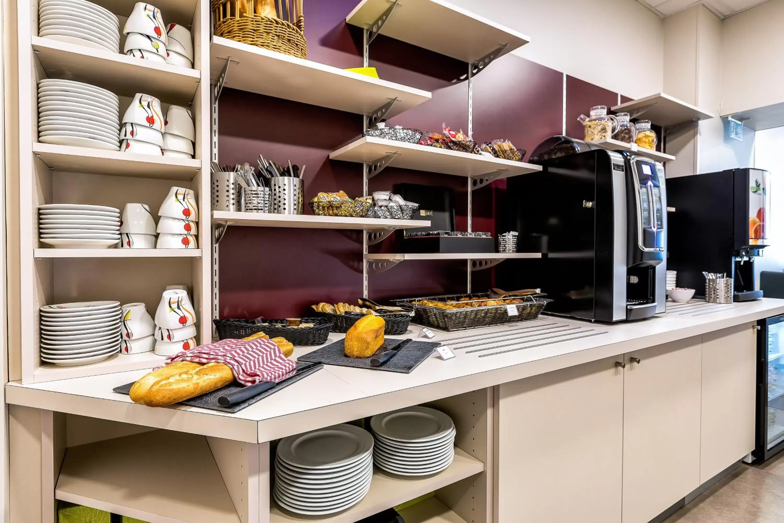 Buffet breakfast, Kitchen/Kitchenette in Grand Hôtel Lille