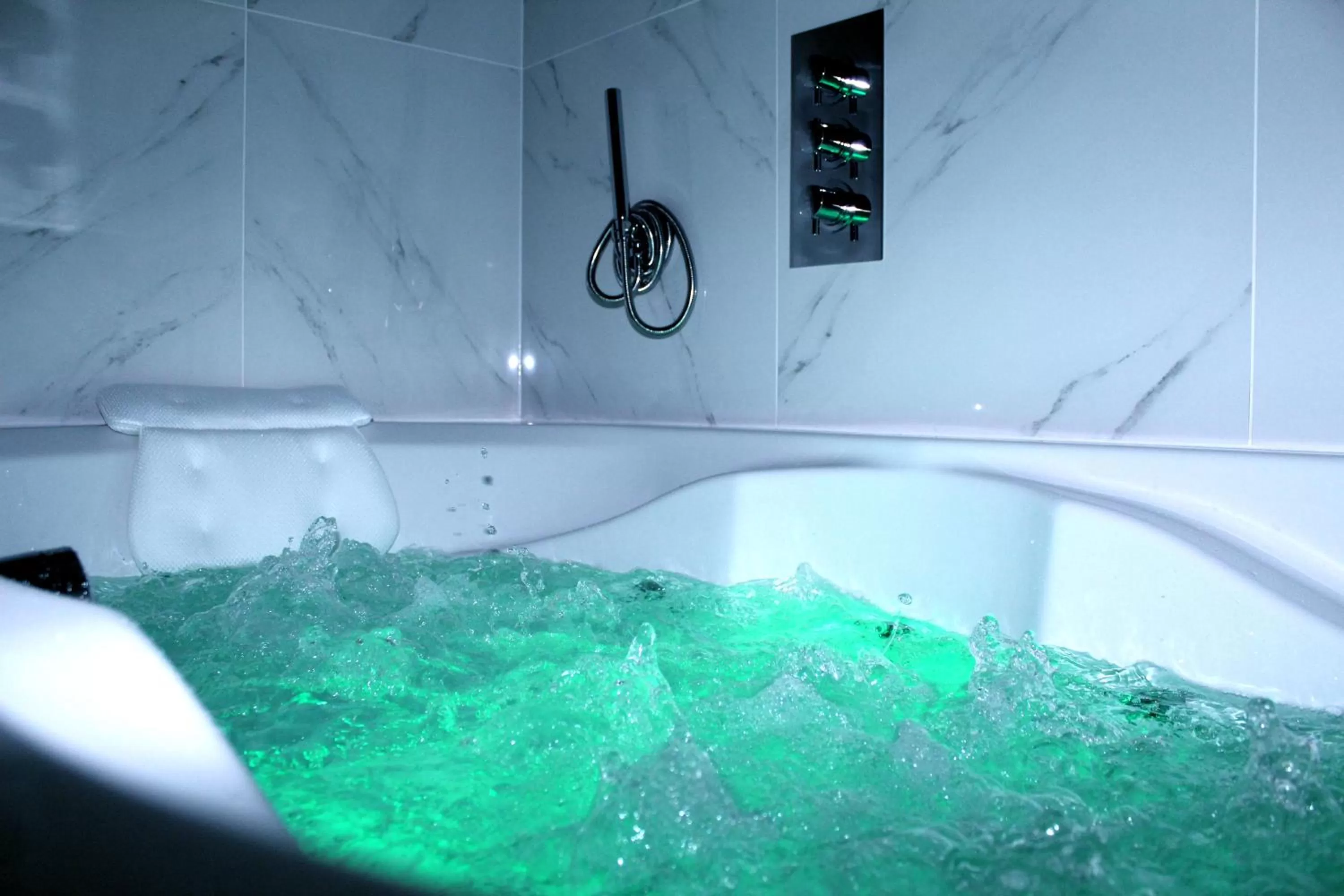 Bathroom in 1 Craven Hill Gardens