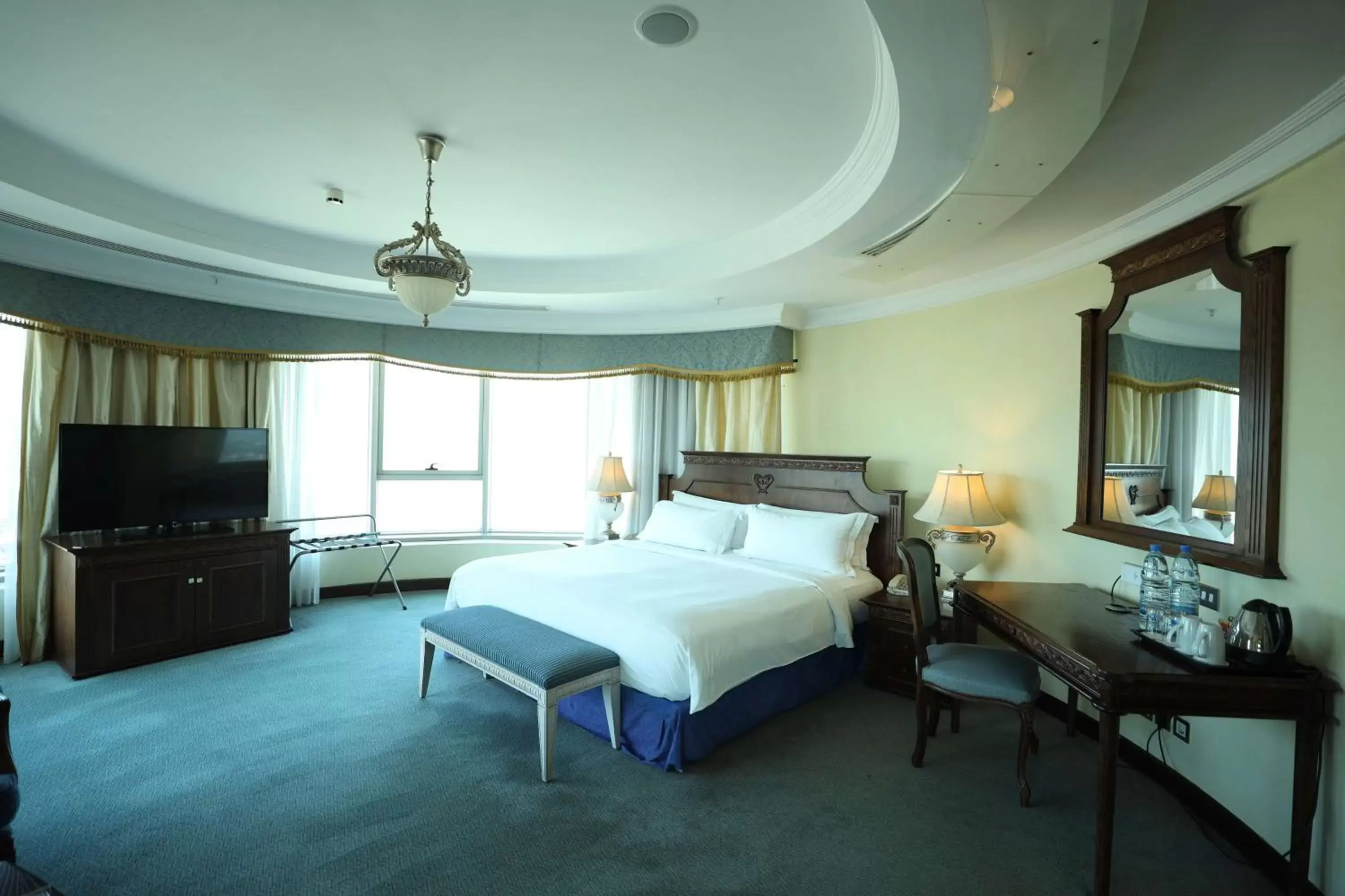 Bedroom, Bed in Hilton Beirut Habtoor Grand Hotel