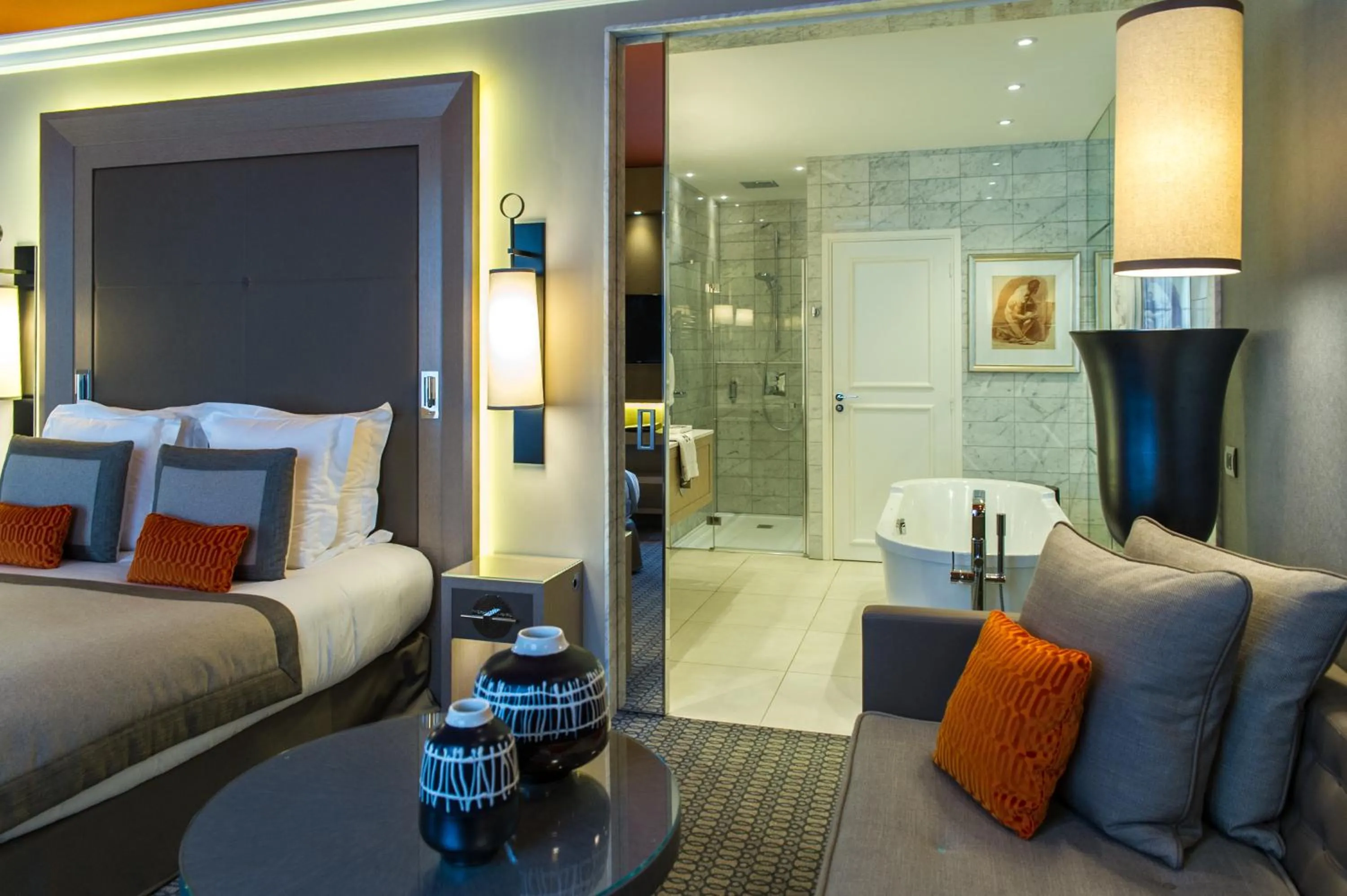 Bedroom, Bed in Hôtel Alchimy