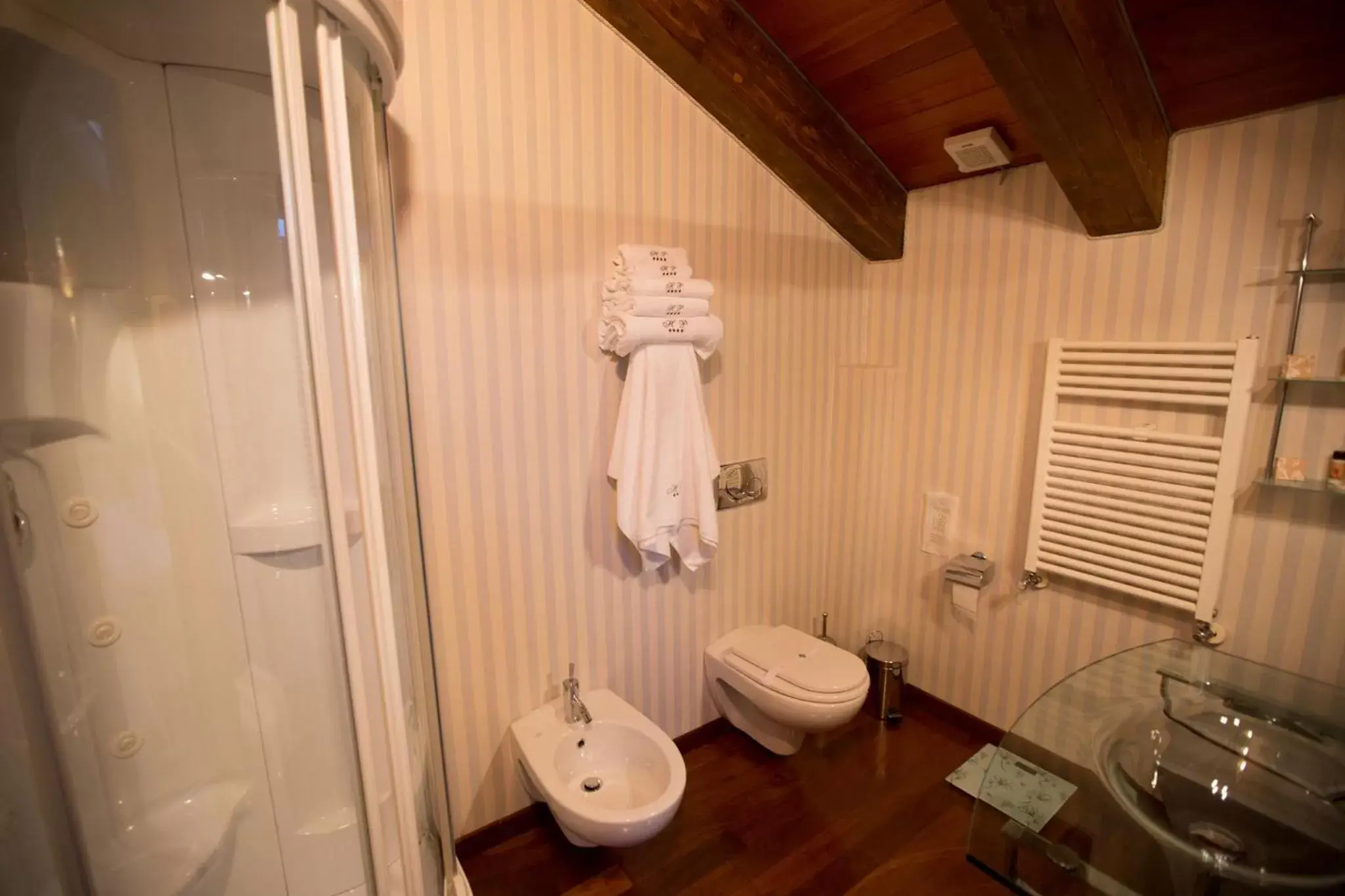 Bathroom in Hotel Dei Pittori