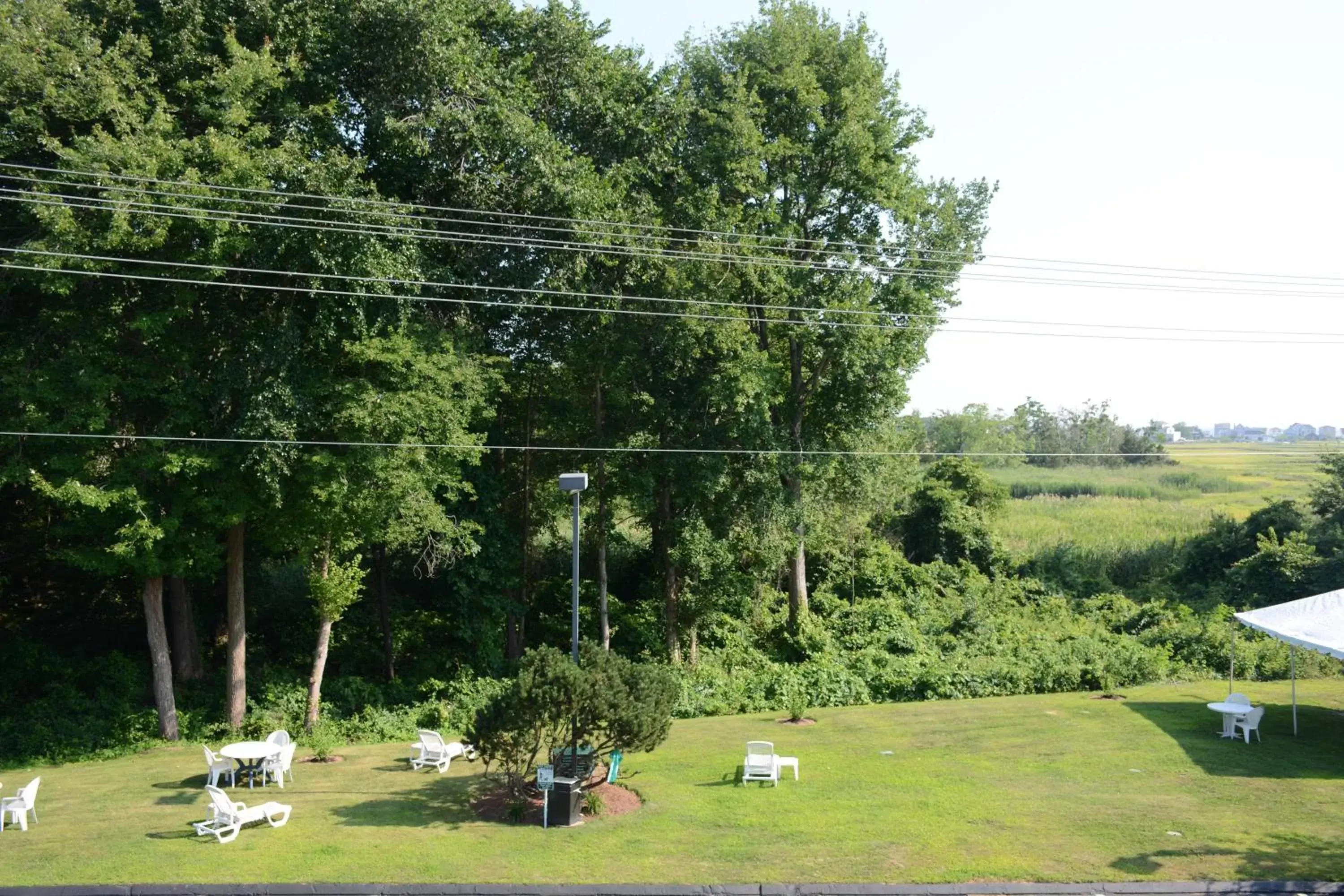 Garden in PIER BLUE INN Old Saybrook - Essex