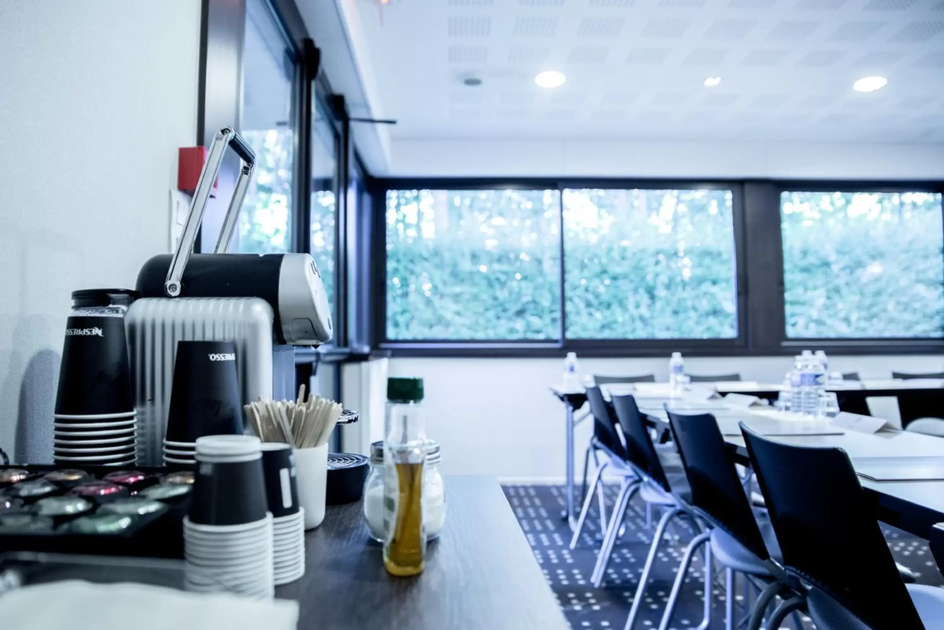 Meeting/conference room, Restaurant/Places to Eat in Kyriad Rennes Nord Hotel