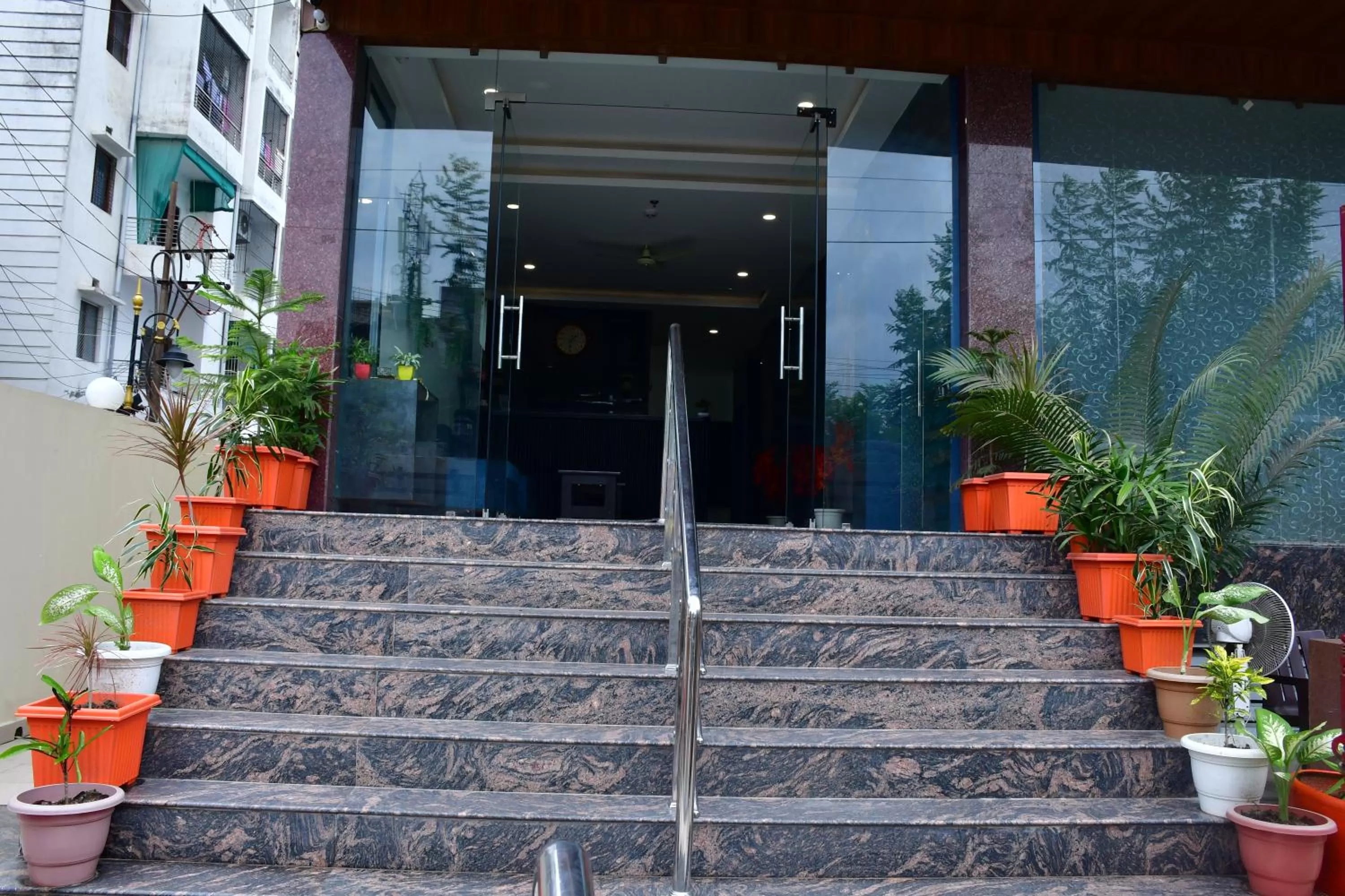Facade/entrance in Hotel Yatharth Inn
