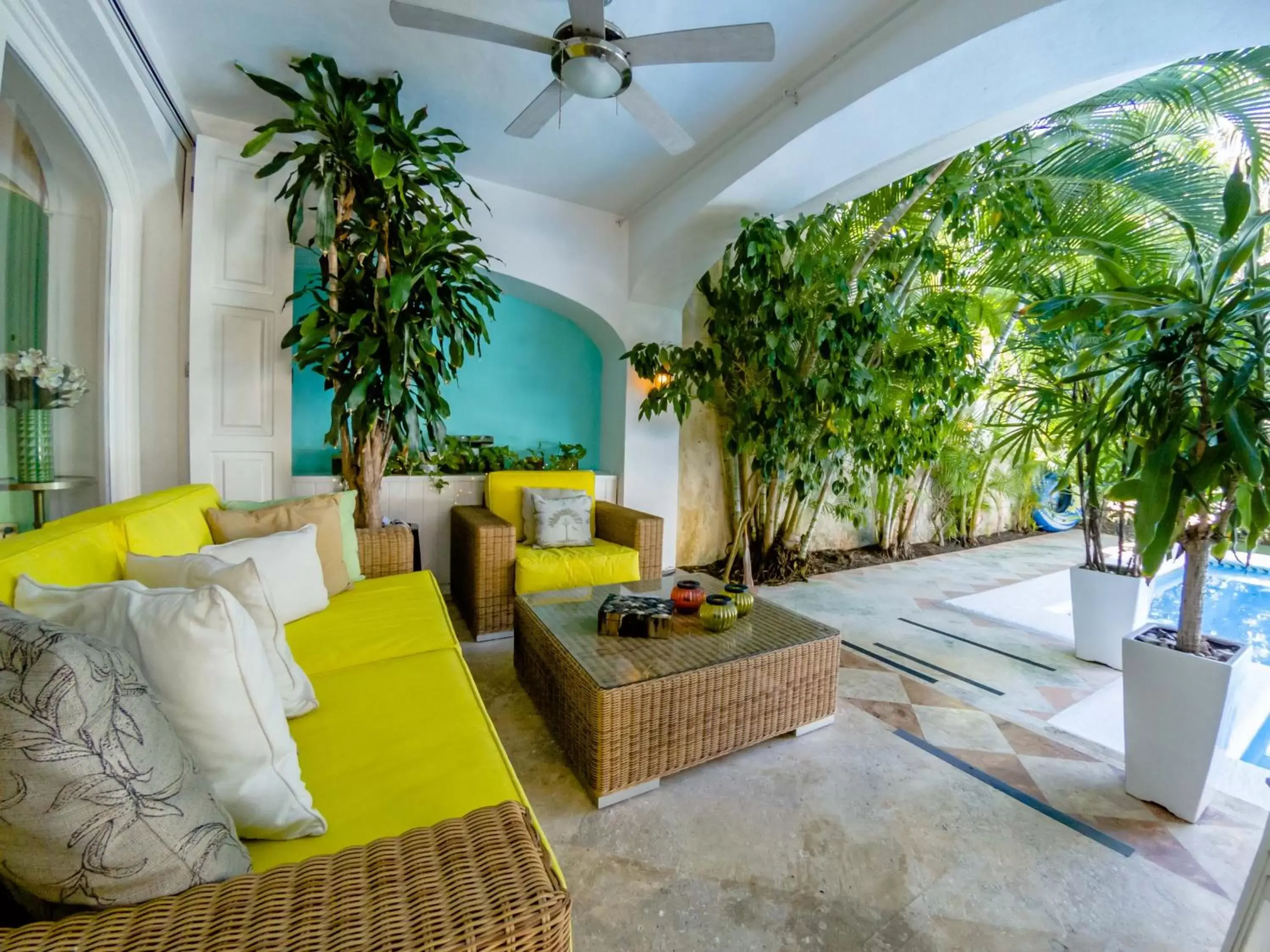 Swimming pool, Seating Area in La Villa du Golf à Cancun Hotel Boutique