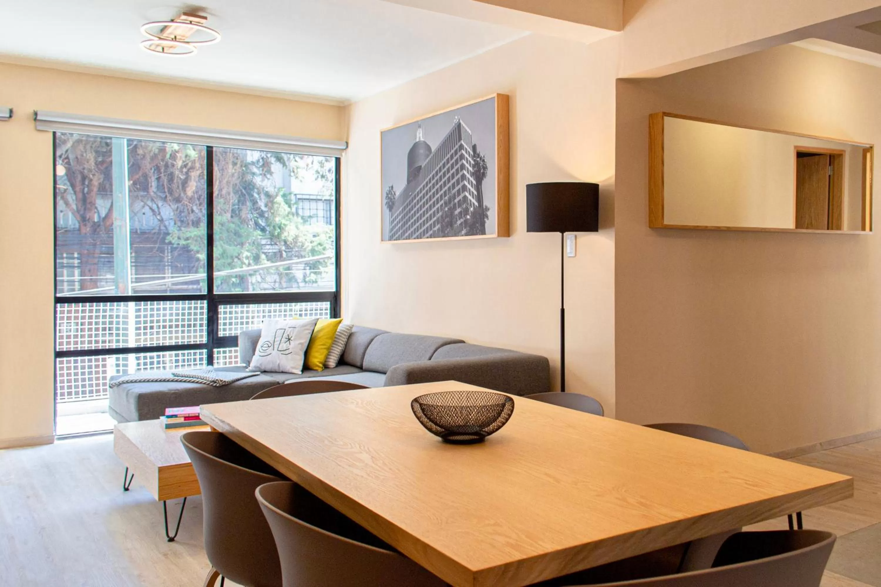 Dining area in Mi Zona Lodging WTC