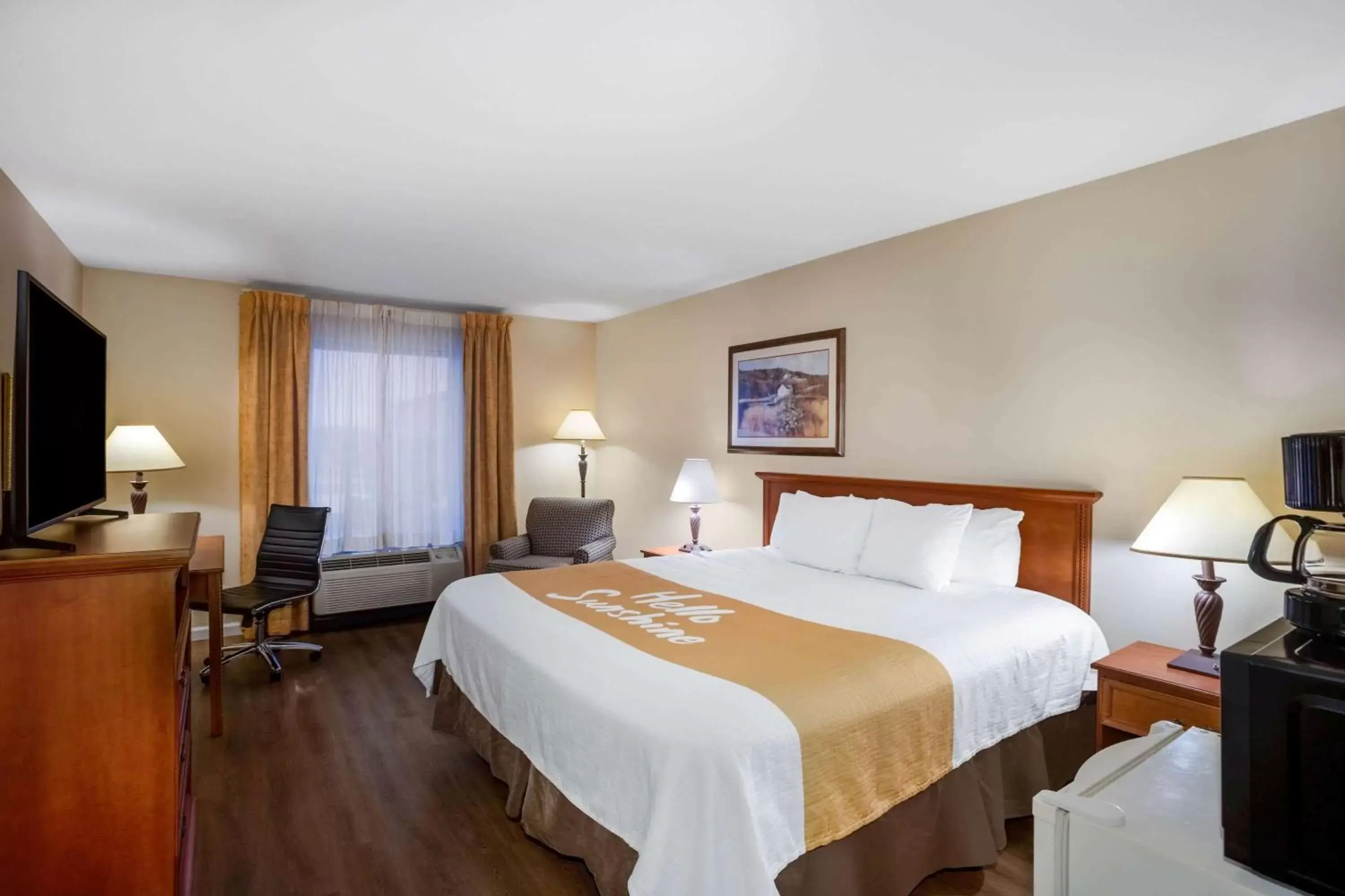 Photo of the whole room, Bed in Days Inn & Suites by Wyndham Cuba