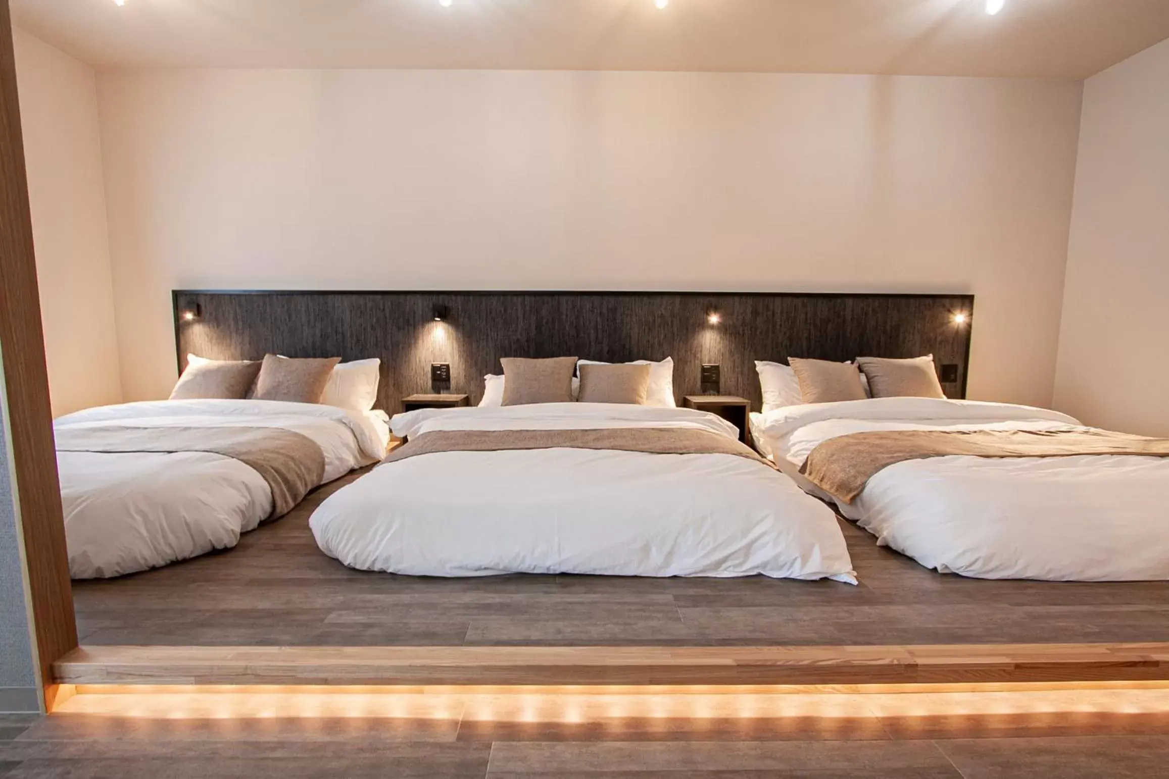 UCHI Living stay Odori 11 UCHI Living stay Odori 11