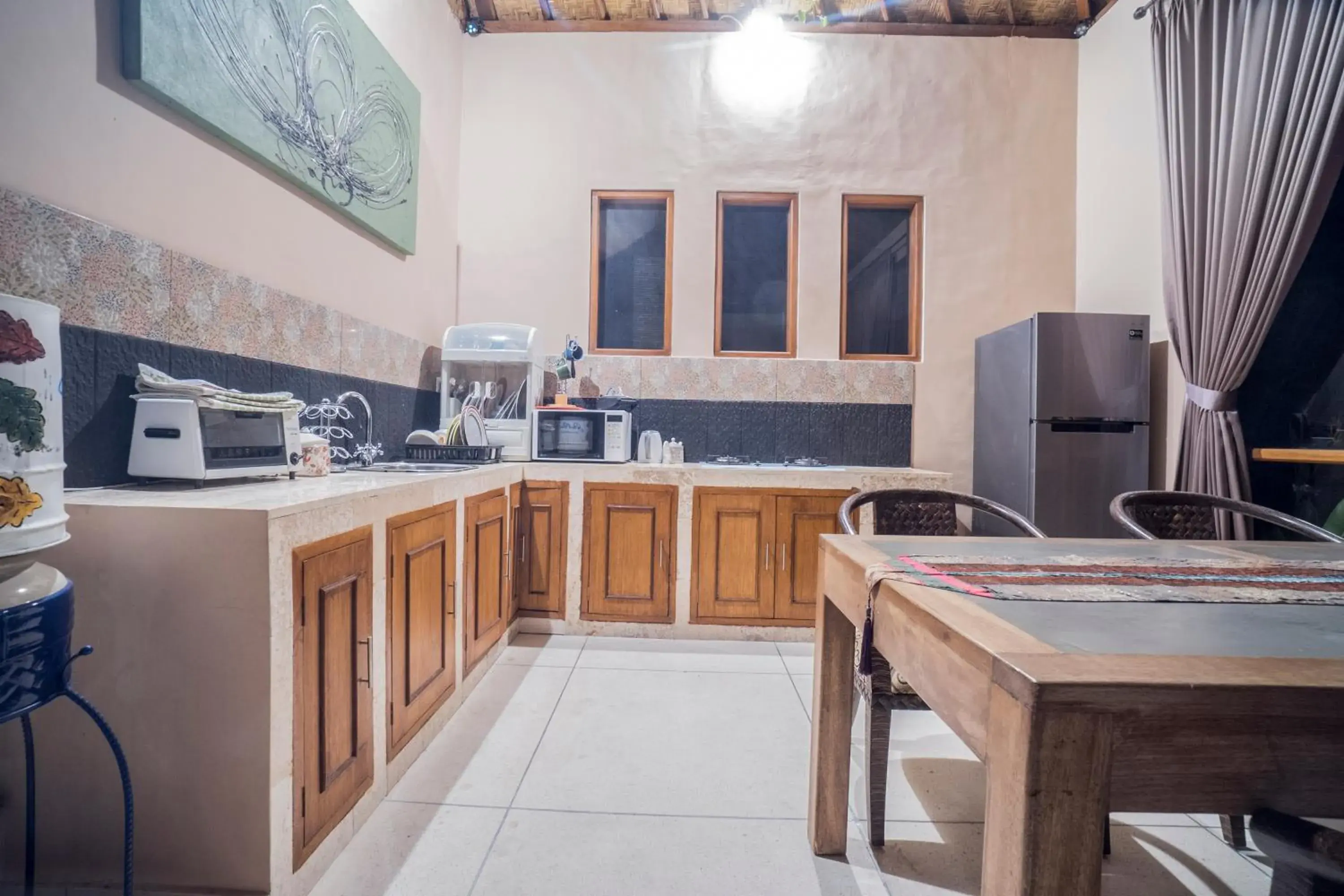 Dining area in Gajah Biru Bungalows Dining area in Gajah Biru Bungalows