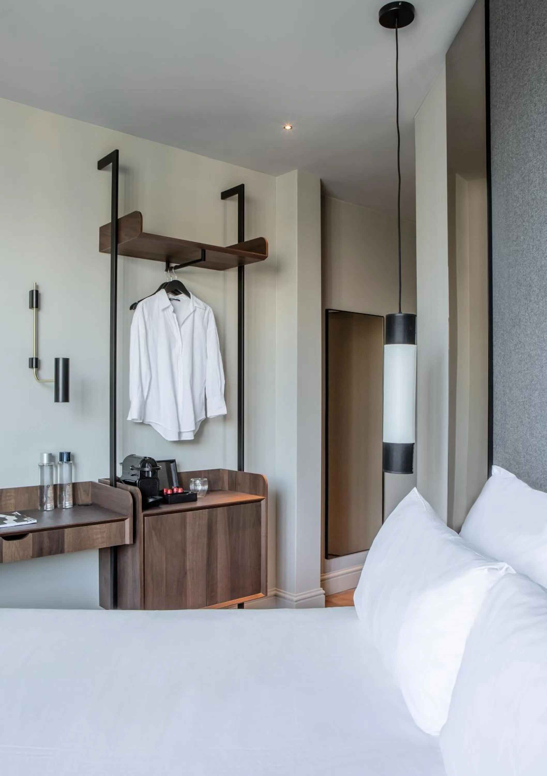 Bed in ibis Styles Paris Gare du Nord TGV