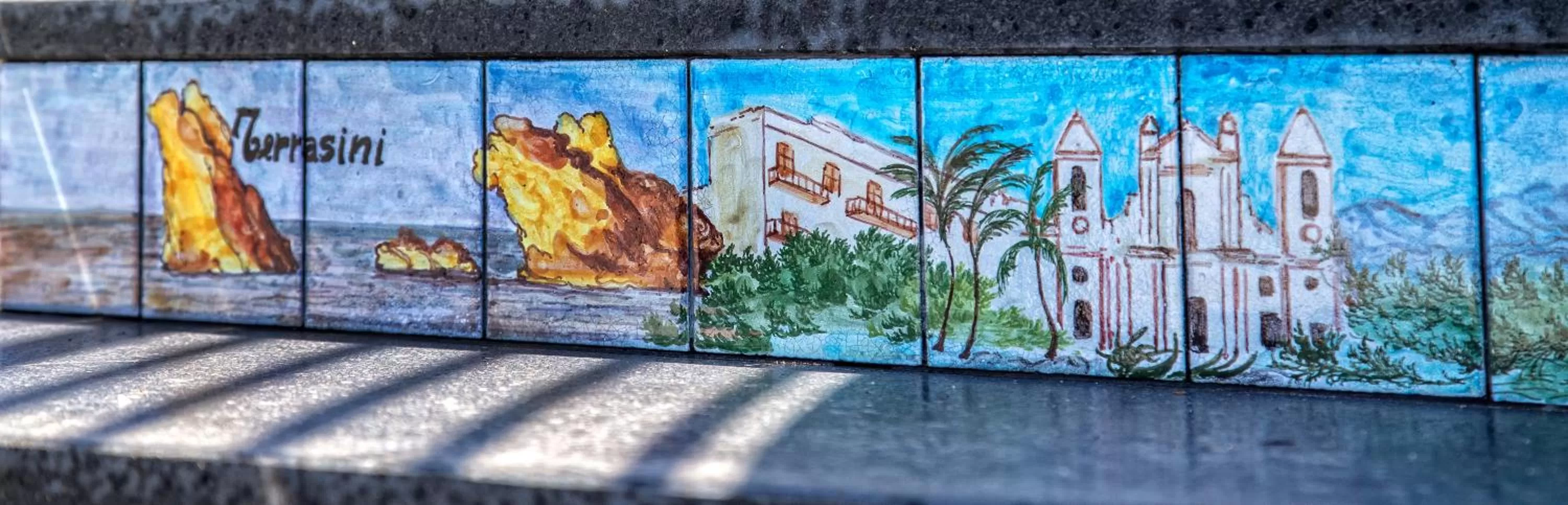 Decorative detail in Tra Le Braccia di Morfeo