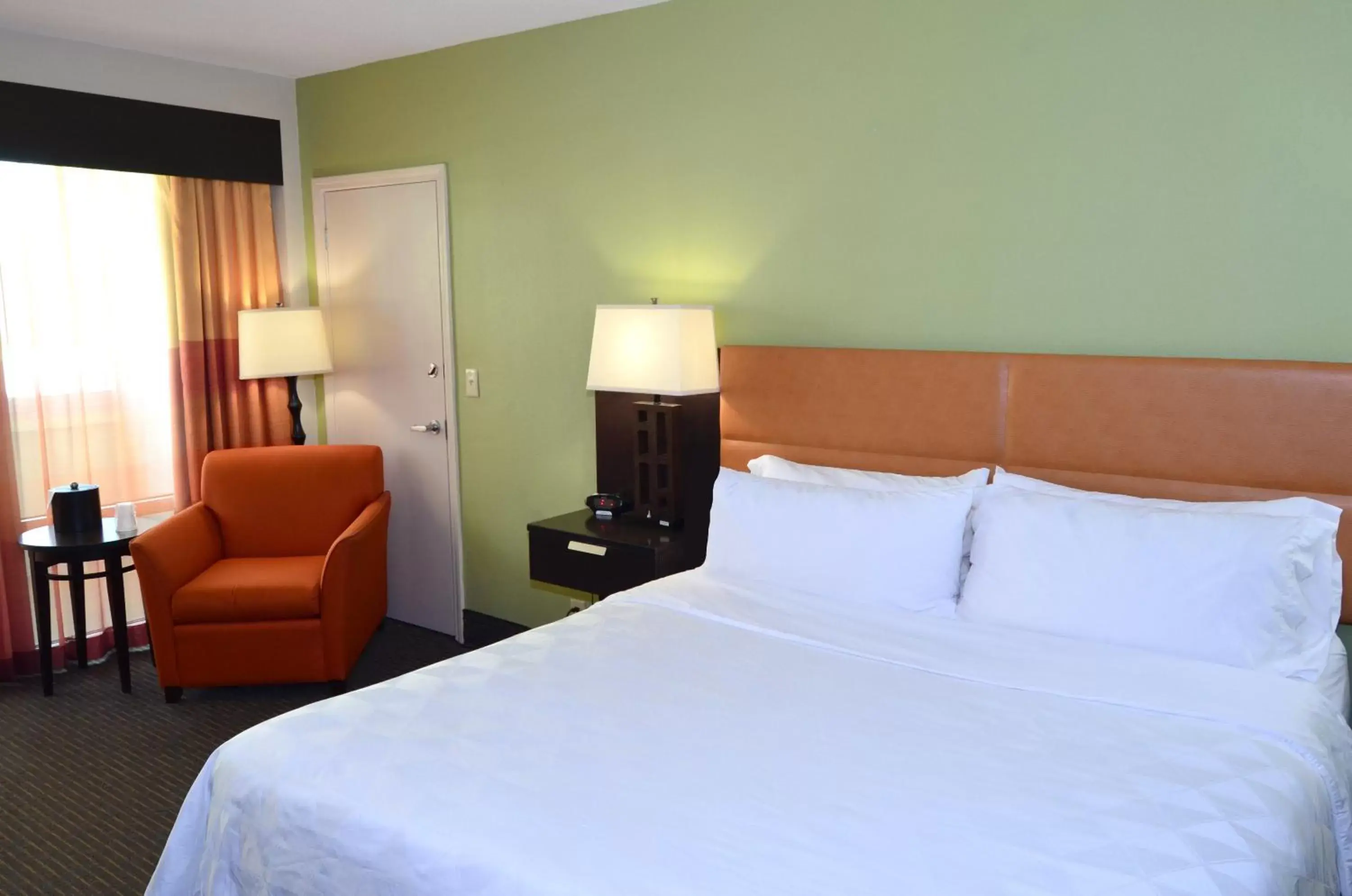 Queen Room with Two Queen Beds and Bath Tub - Accessible/Non Smoking in 17 West Hotel, Ascend Hotel Collection Queen Room with Two Queen Beds and Bath Tub - Accessible/Non Smoking in 17 West Hotel, Ascend Hotel Collection