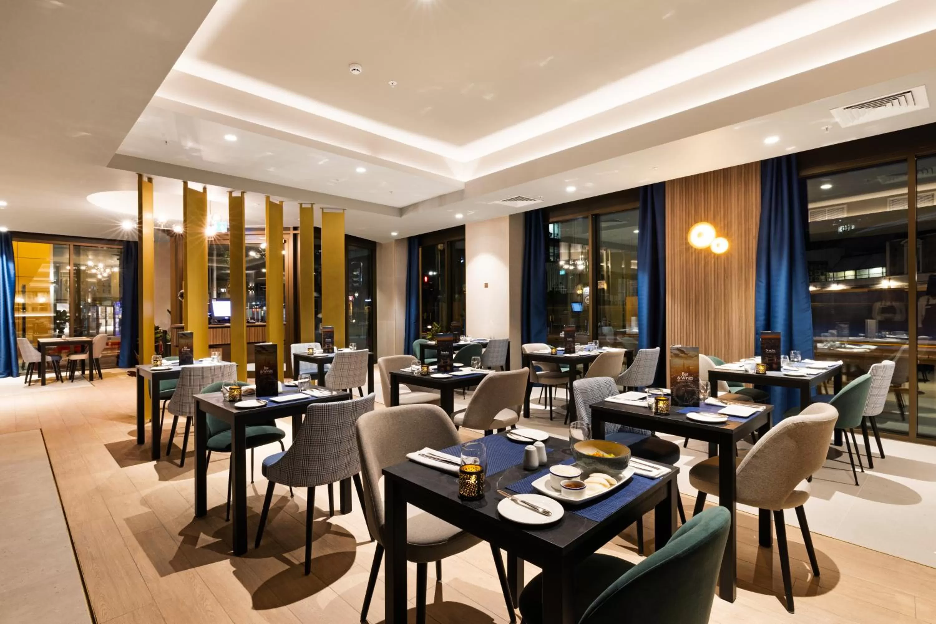 Restaurant/places to eat in Riu Plaza London Victoria