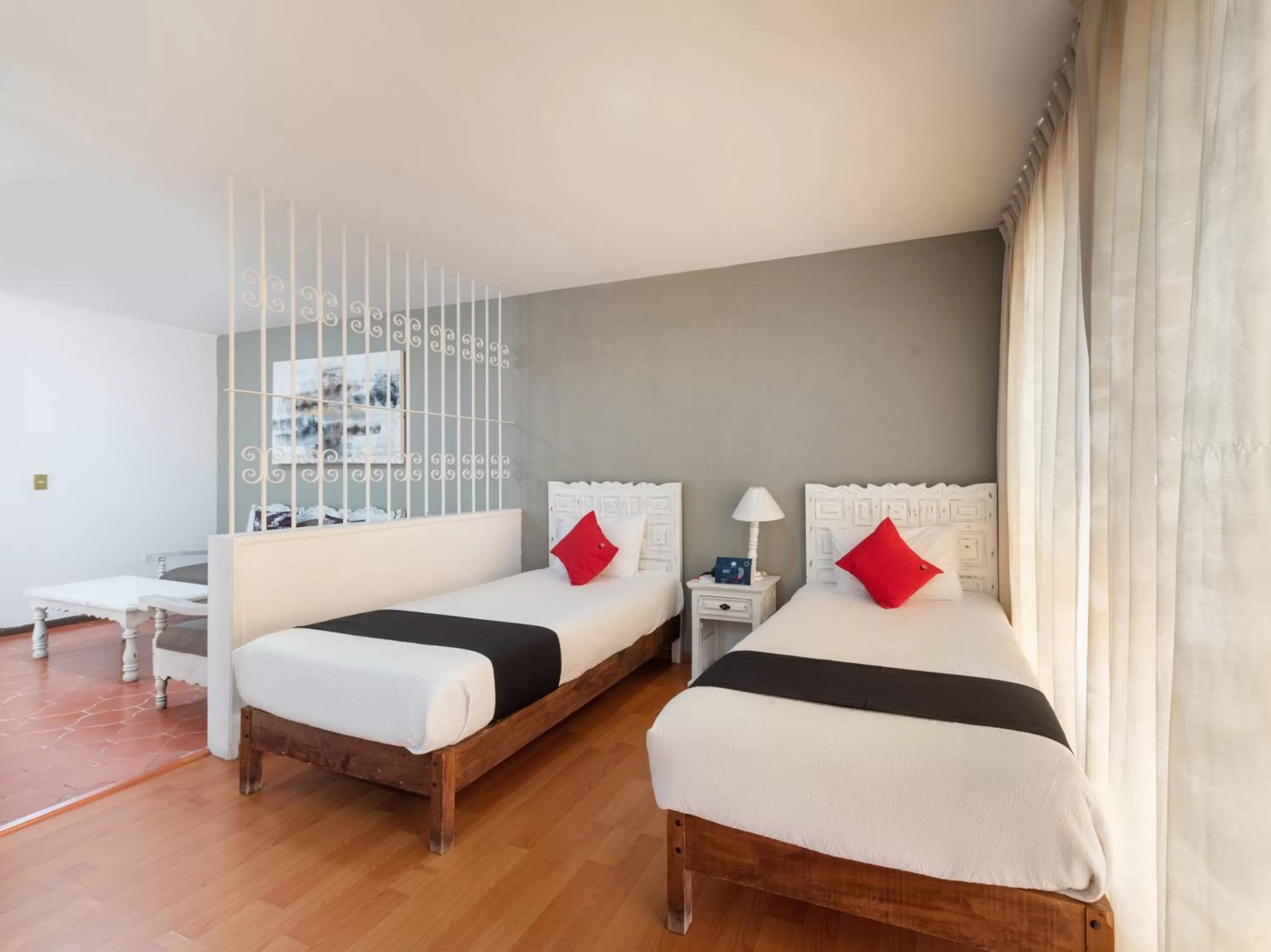 Bedroom, Bed in Suites Internacional