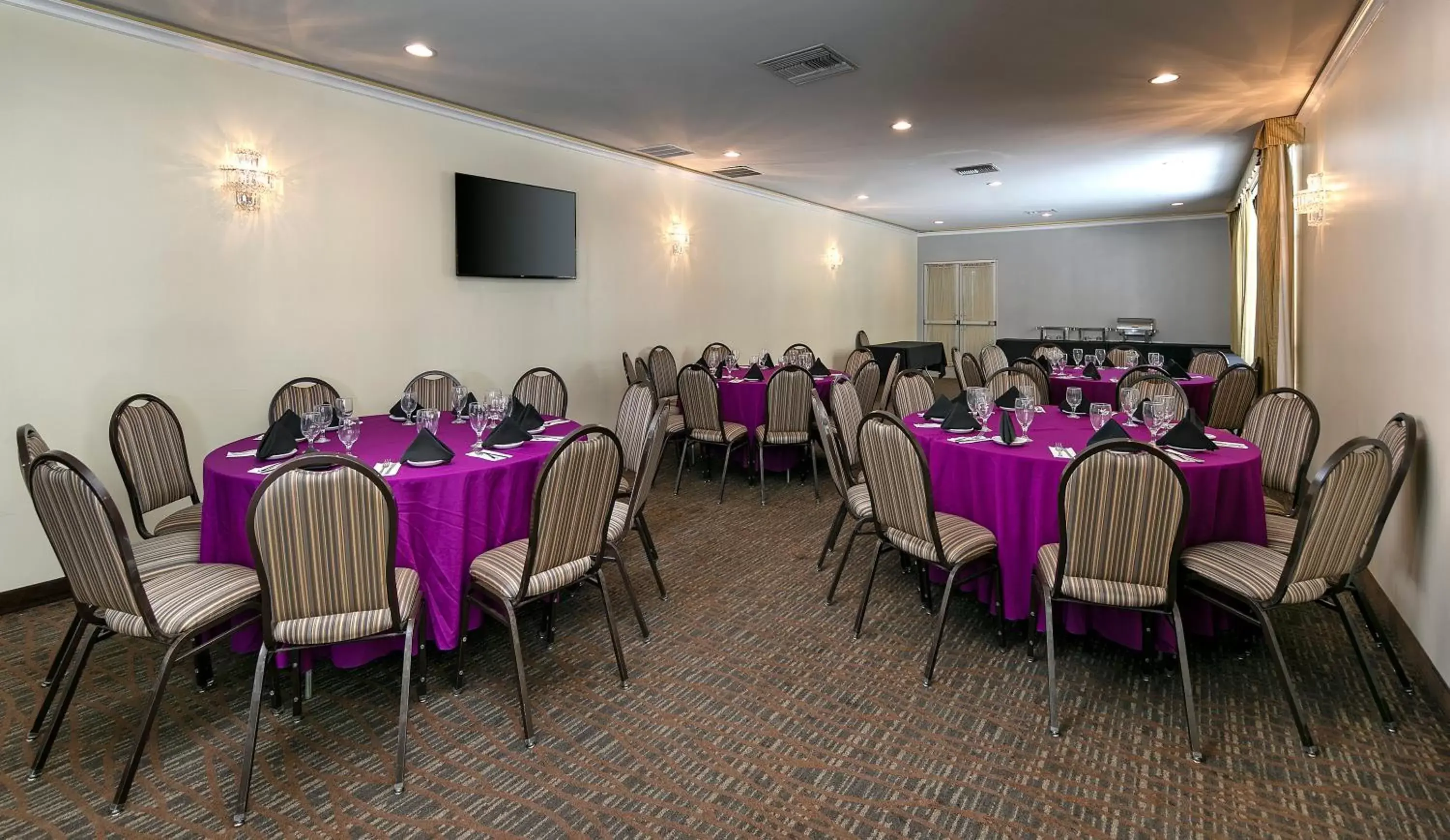 Meeting/conference room, Restaurant/Places to Eat in Holiday Inn West Covina, an IHG Hotel