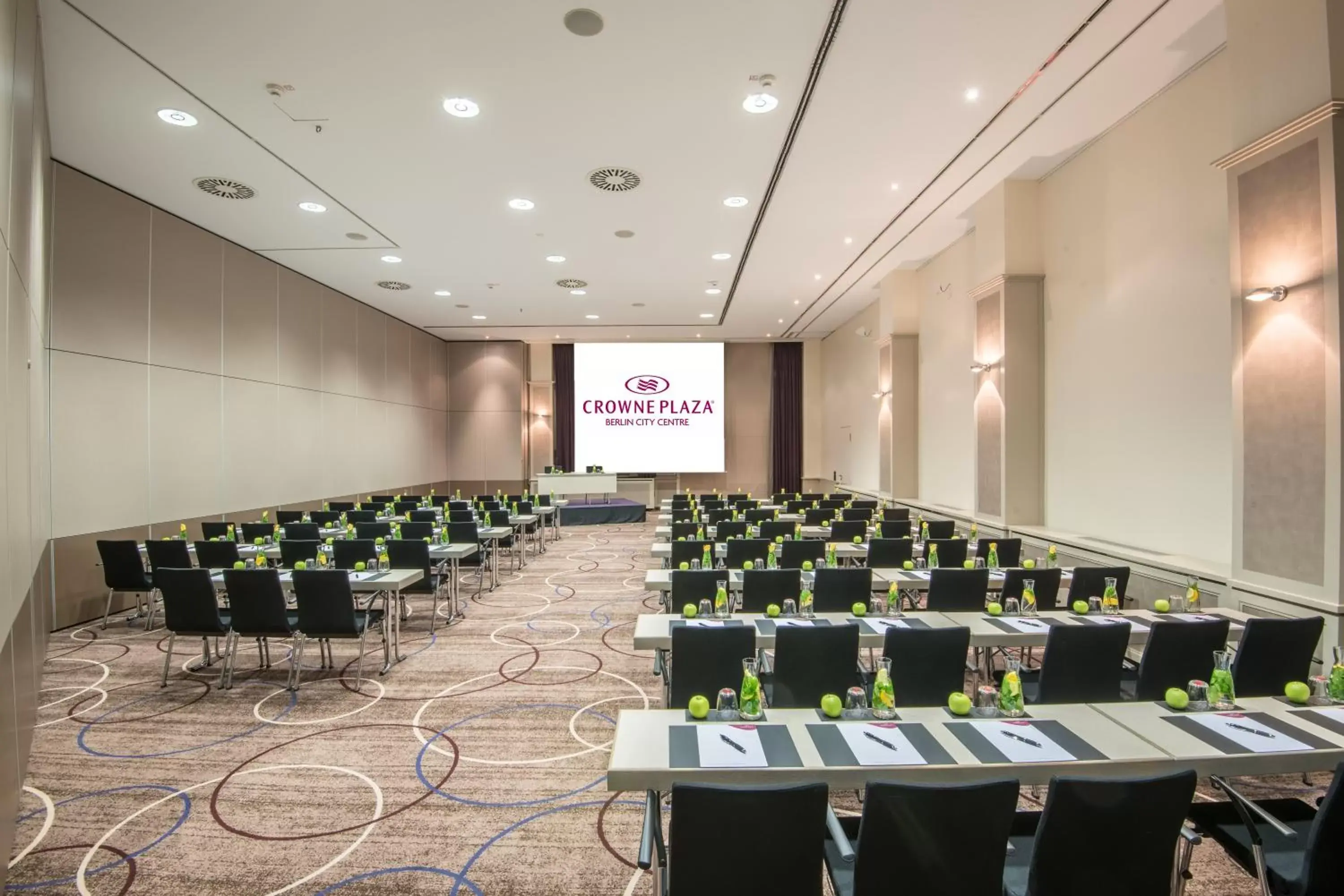 Meeting/conference room, Business Area/Conference Room in Crowne Plaza Berlin City Centre Ku'damm, an IHG Hotel