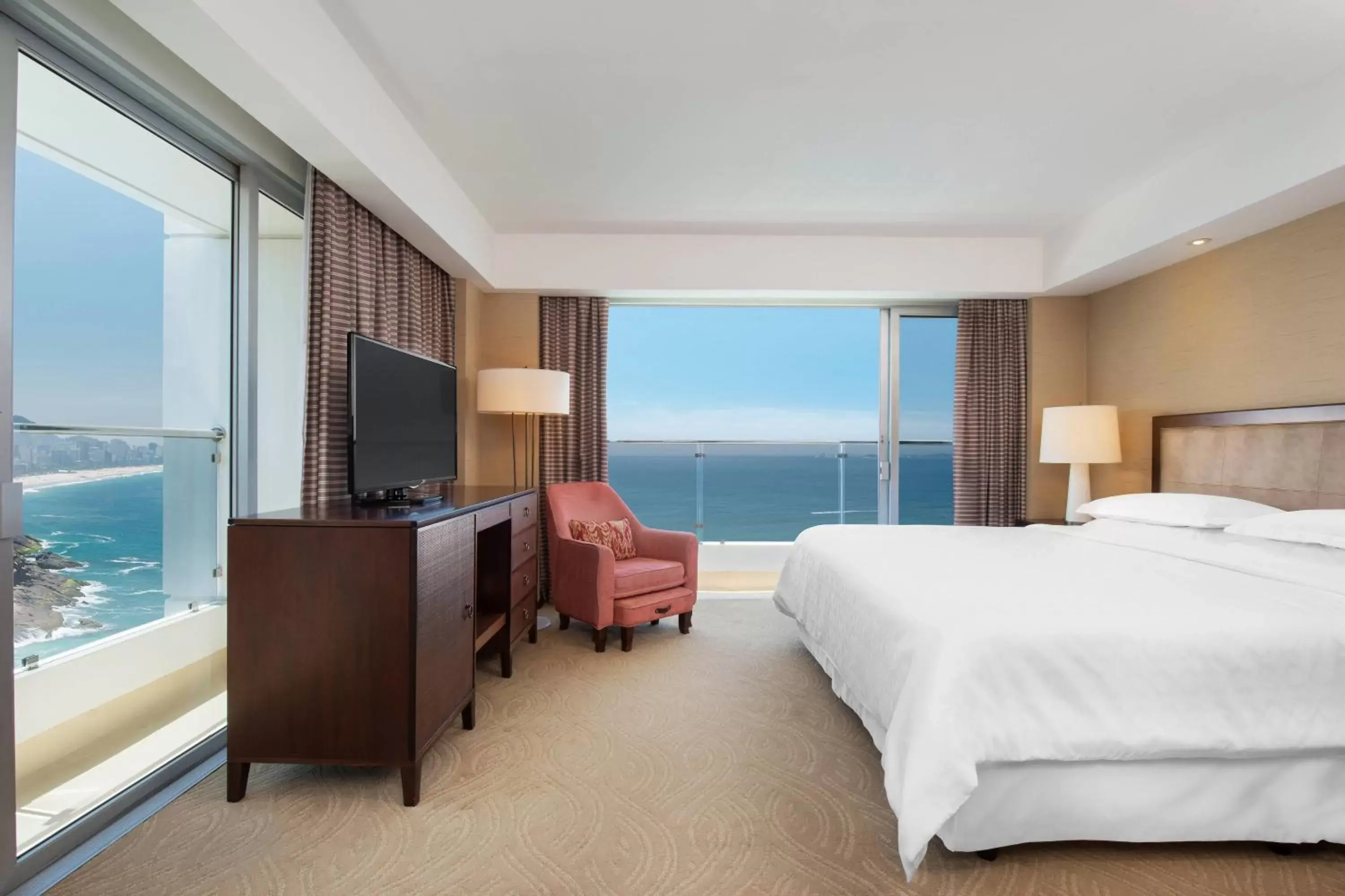 Ocean Front Suite, 1 Bedroom Executive Suite, 1 King in Sheraton Grand Rio Hotel & Resort Ocean Front Suite, 1 Bedroom Executive Suite, 1 King in Sheraton Grand Rio Hotel & Resort