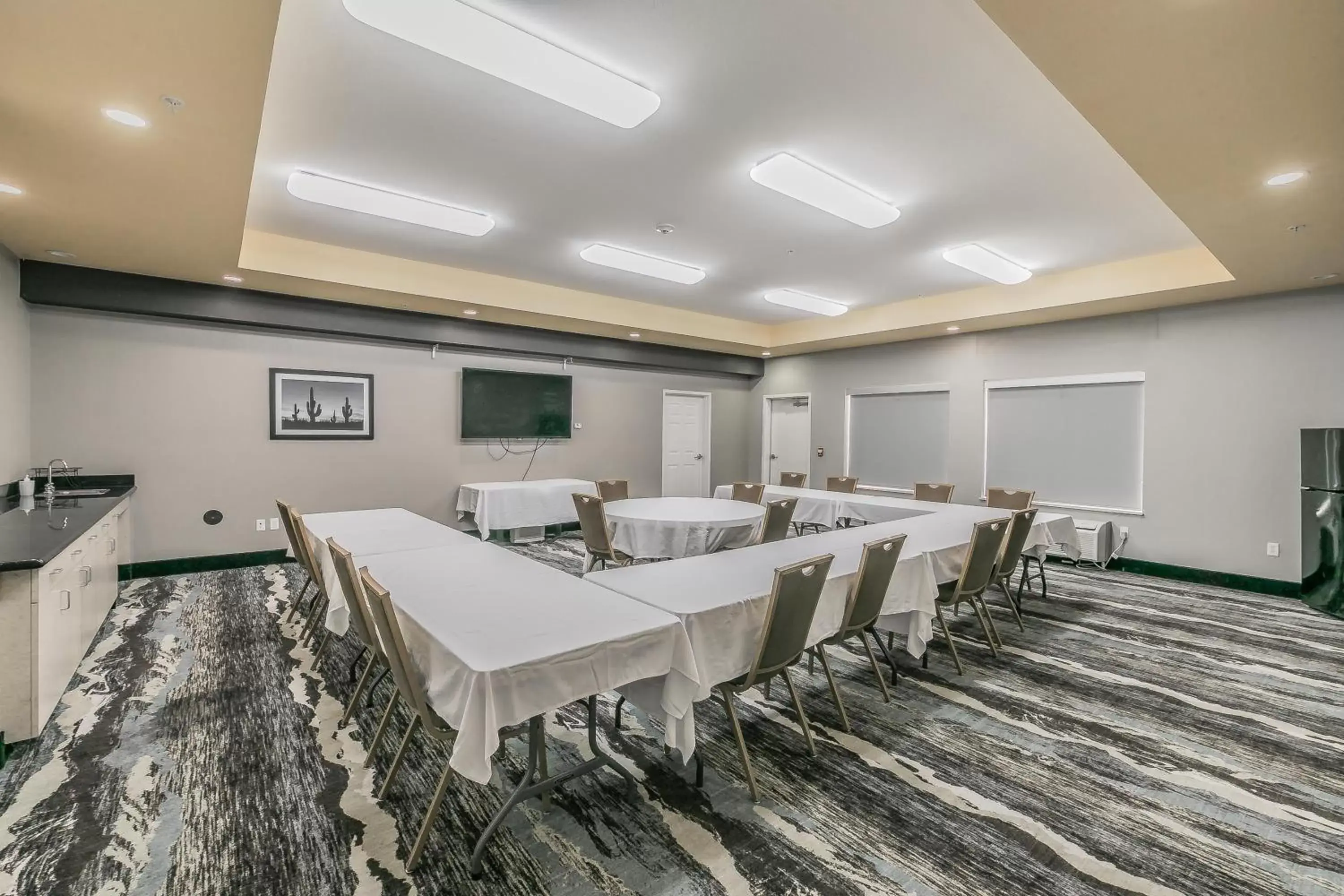 Meeting/conference room in La Quinta by Wyndham Granbury