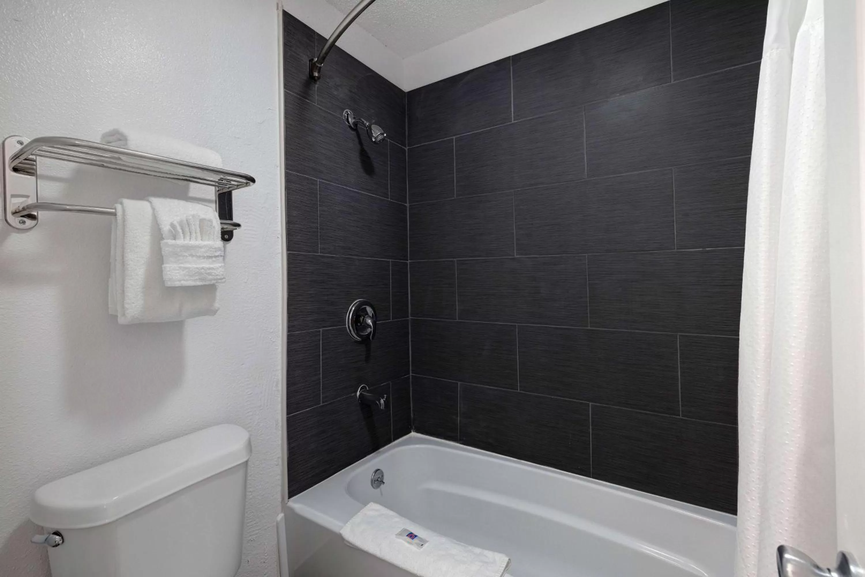 Bathroom in Crestview Inn