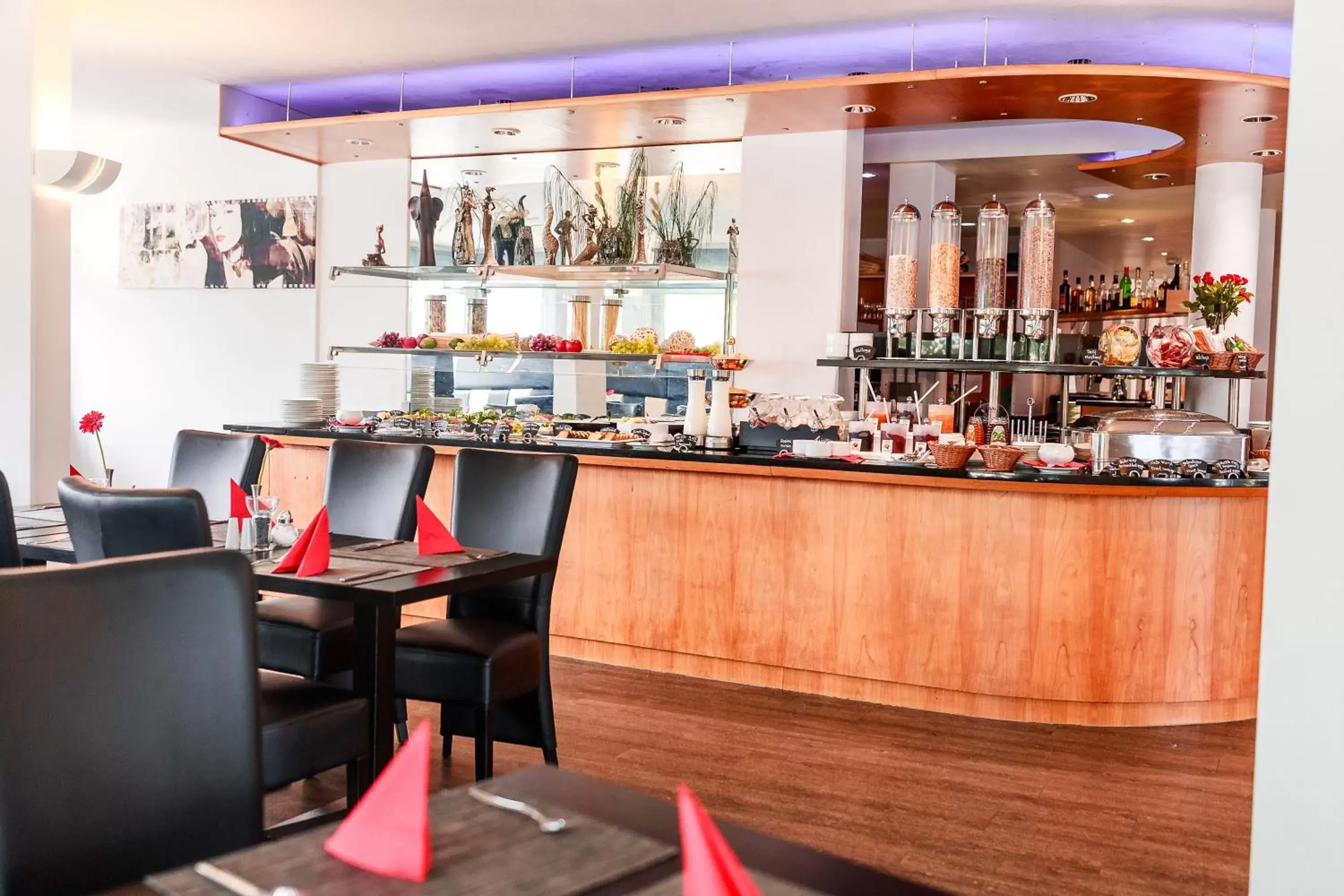 Buffet breakfast, Lounge/Bar in Best Western Plaza Hotel Stuttgart-Filderstadt