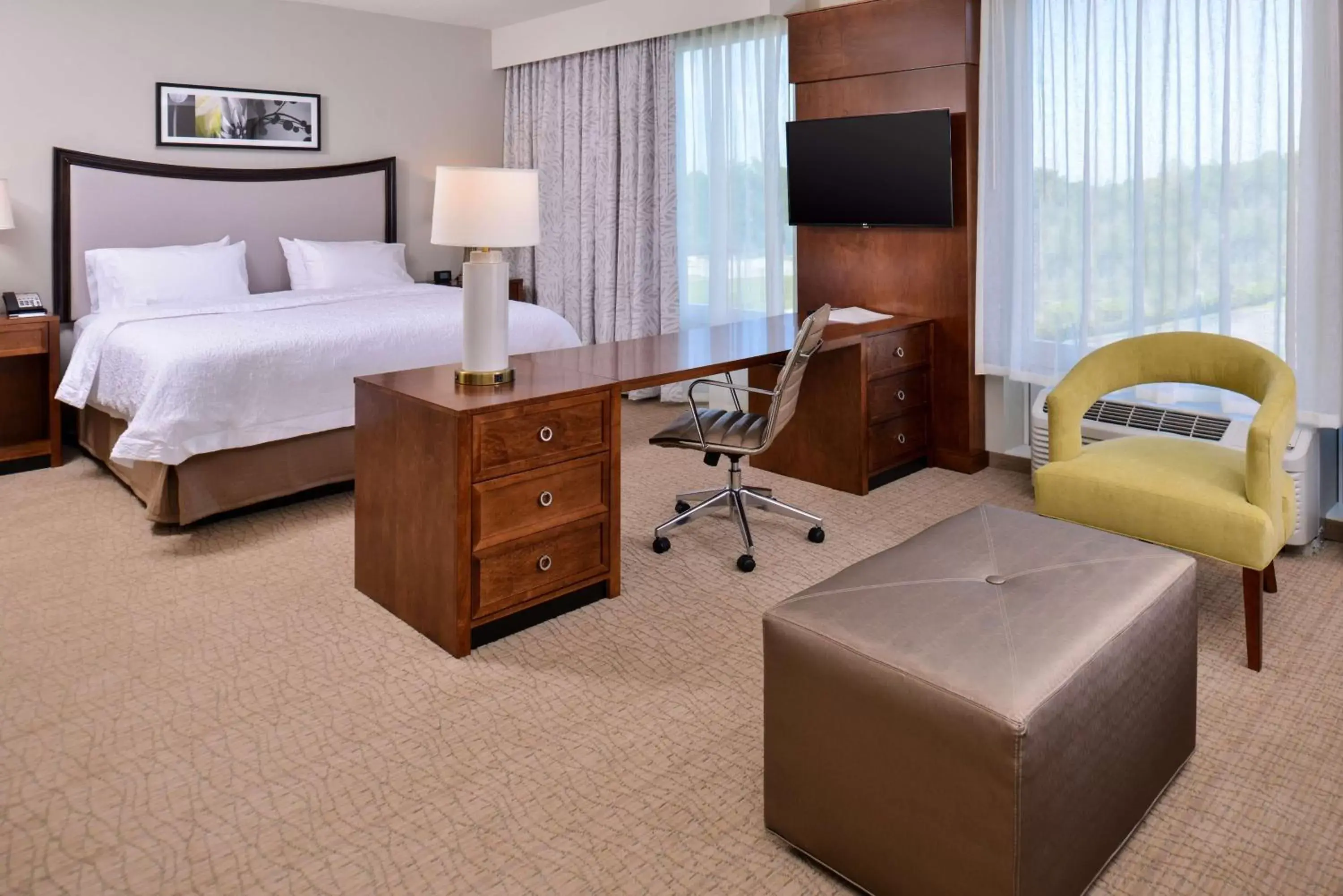 Bed in Hampton Inn & Suites Orlando/Downtown South - Medical Center