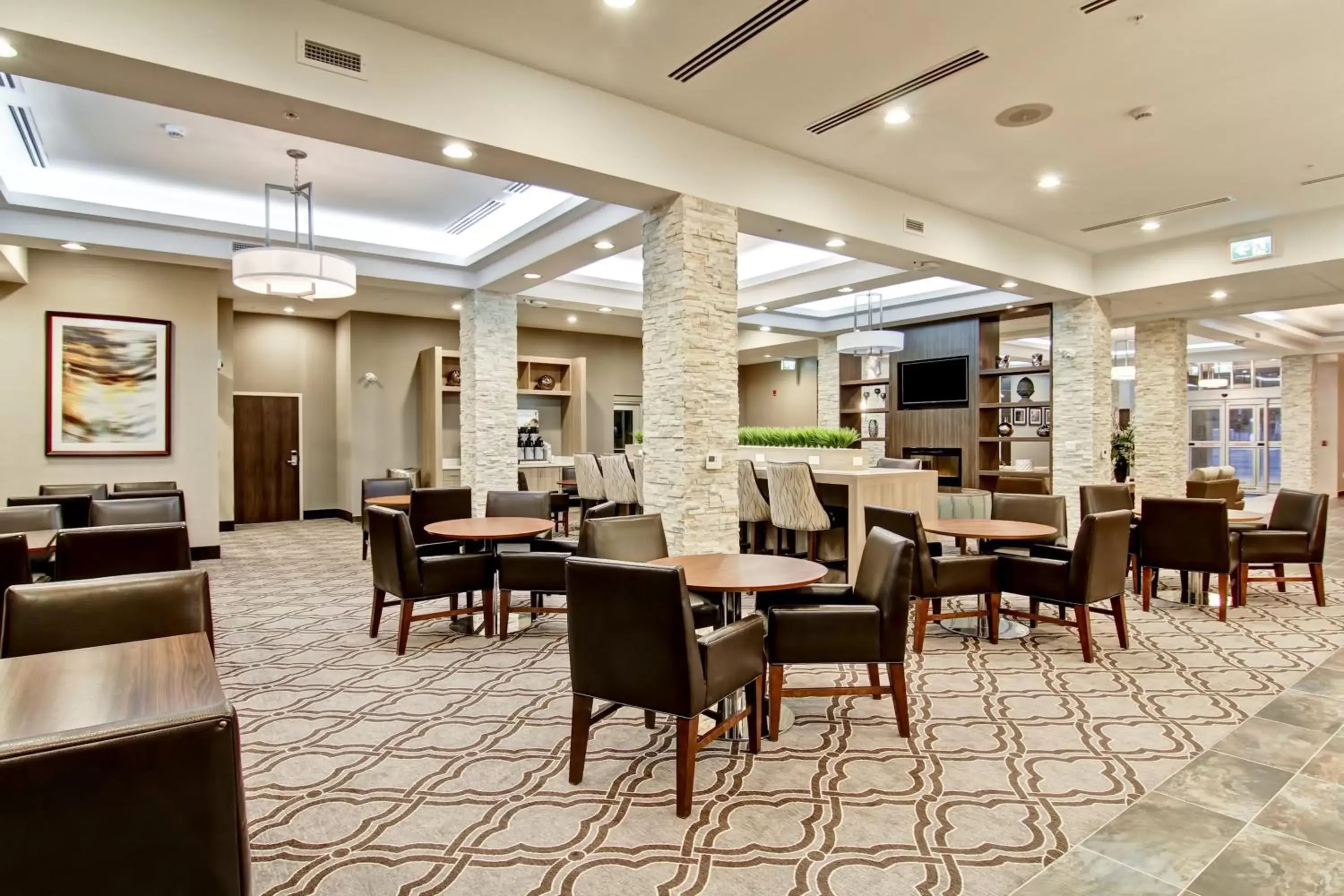 Breakfast, Restaurant/Places to Eat in Holiday Inn Express & Suites Oshawa Downtown - Toronto Area, an IHG Hotel