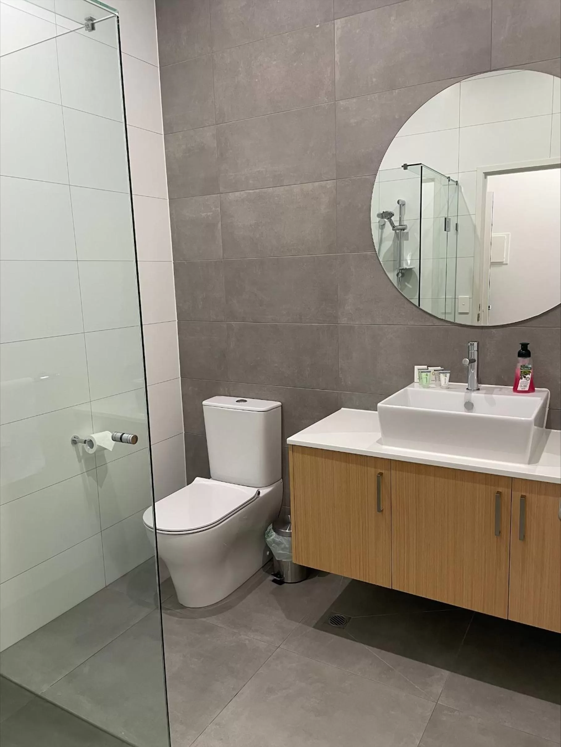 Bathroom in Whittlesea Motel