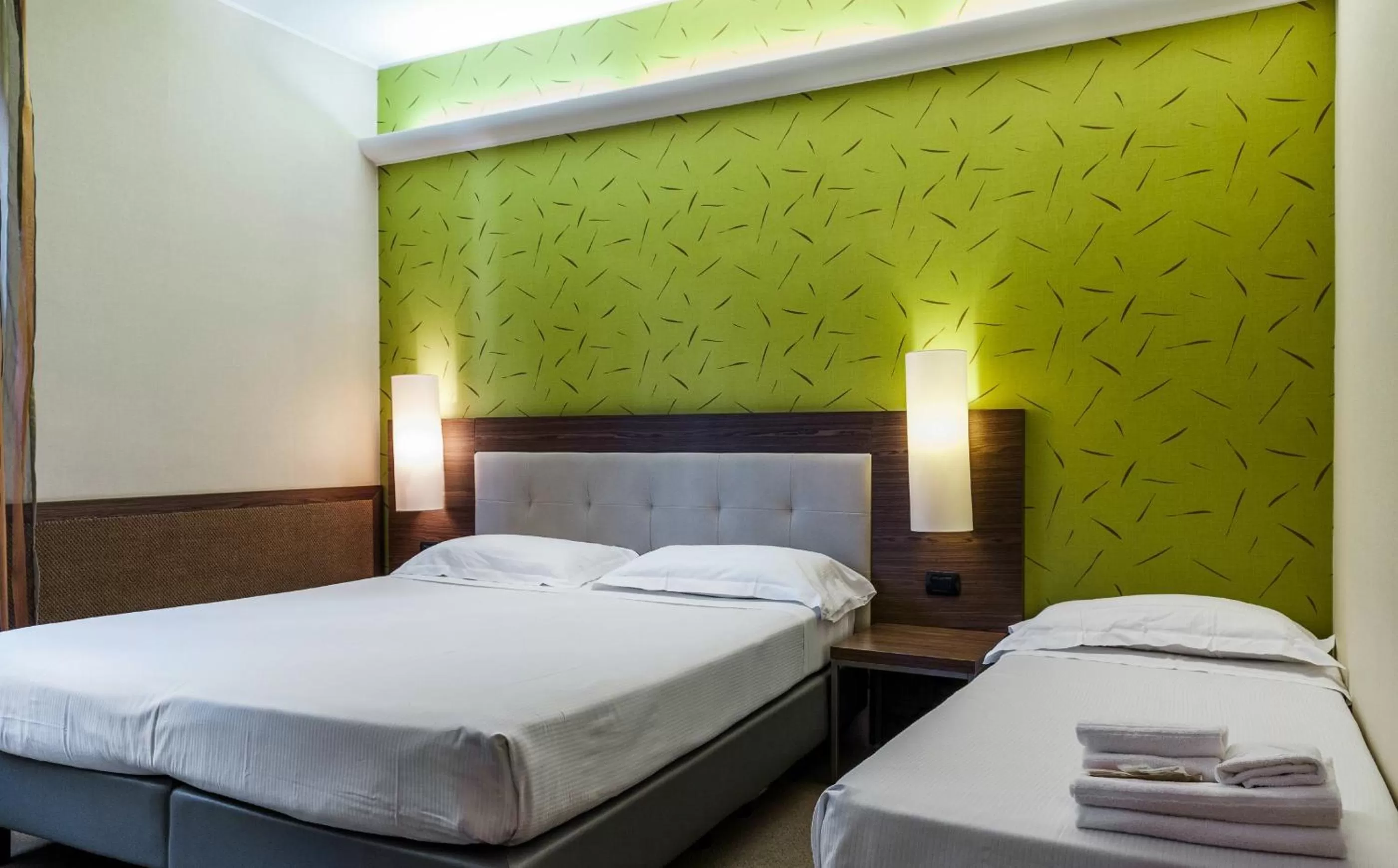 Photo of the whole room, Bed in Hotel Des Etrangers