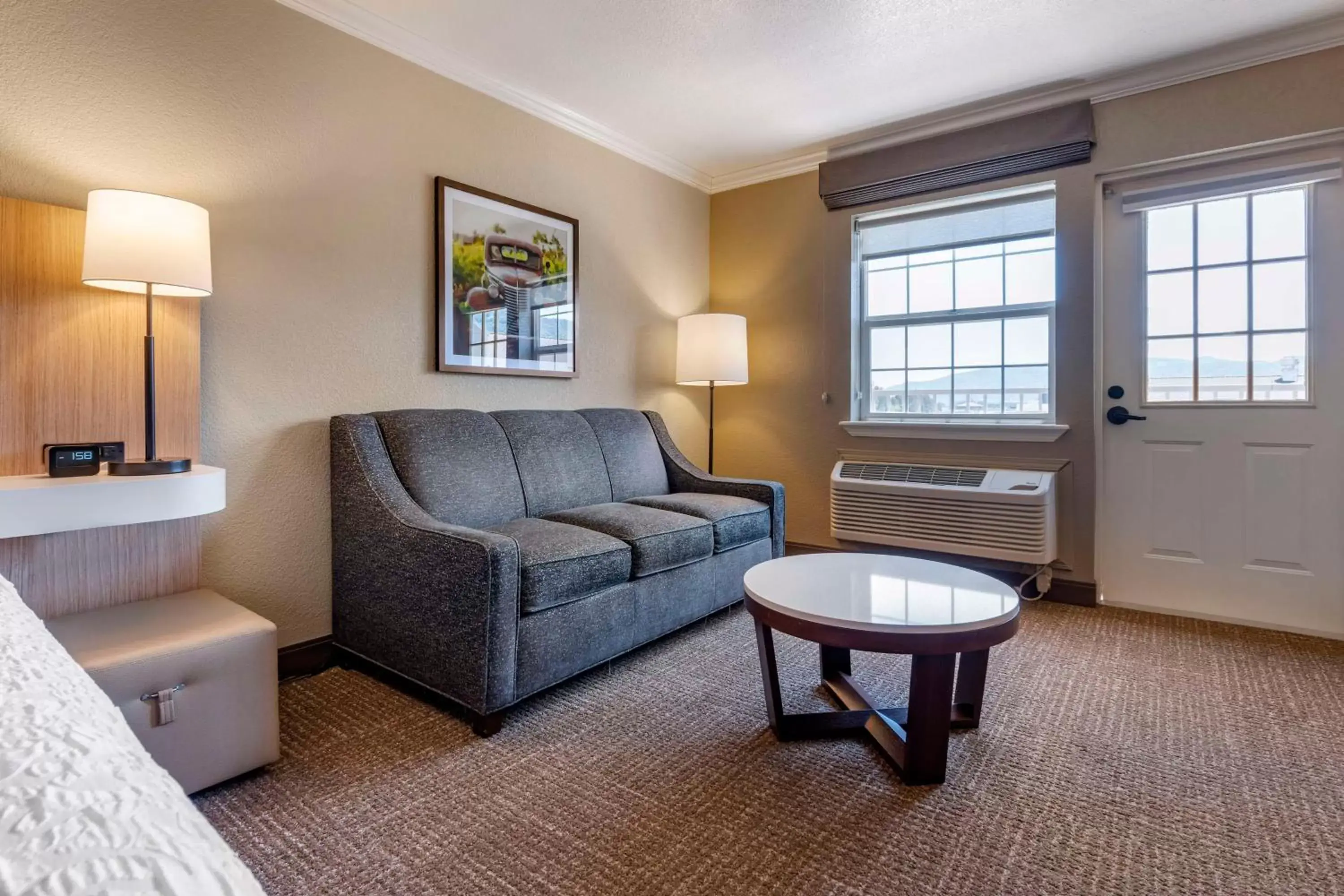 Living room, Seating Area in Hampton Inn Ukiah