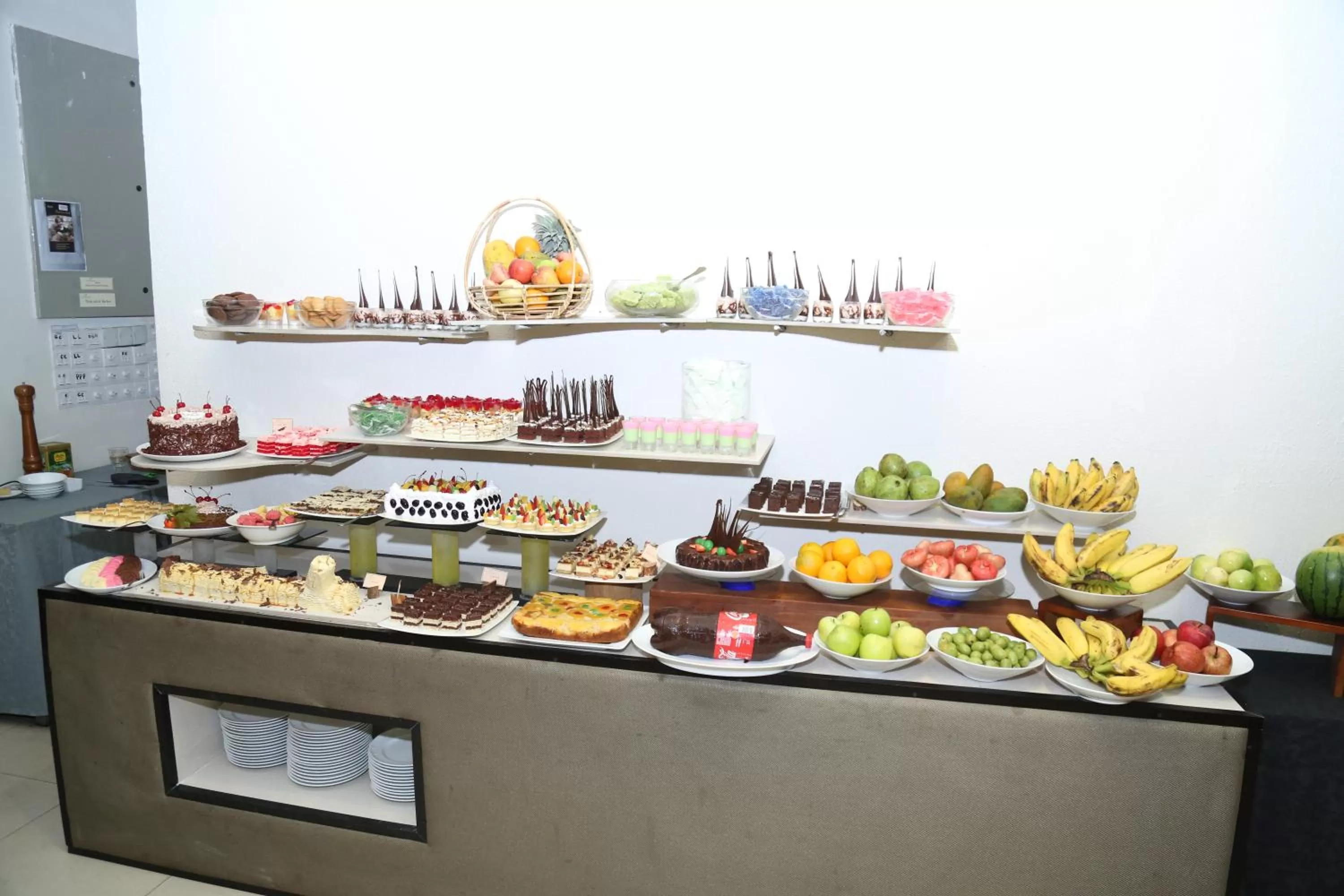 Food in Amaranthe Bay Resort & Spa