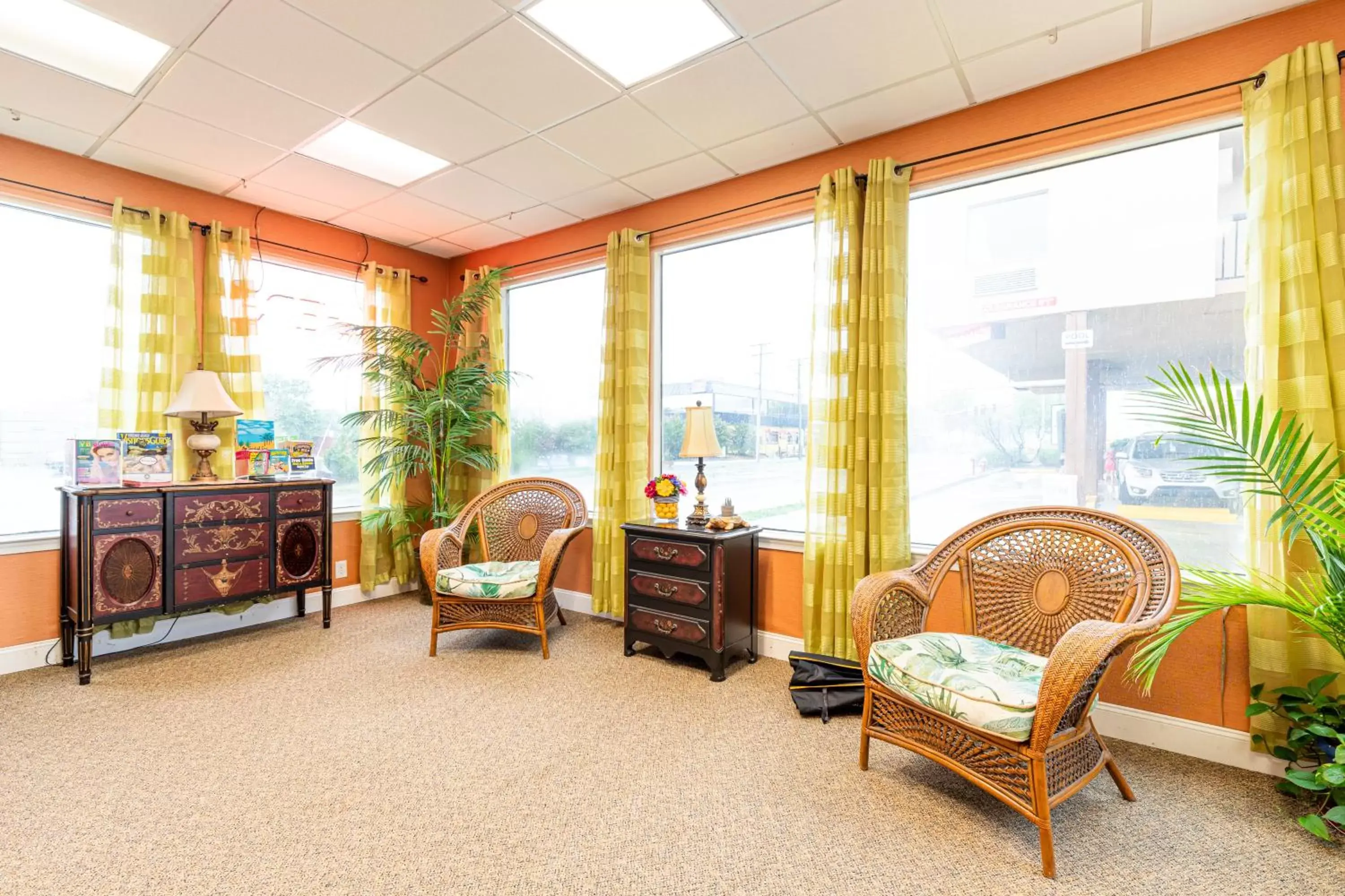 Lobby or reception, Seating Area in Sundial Inn