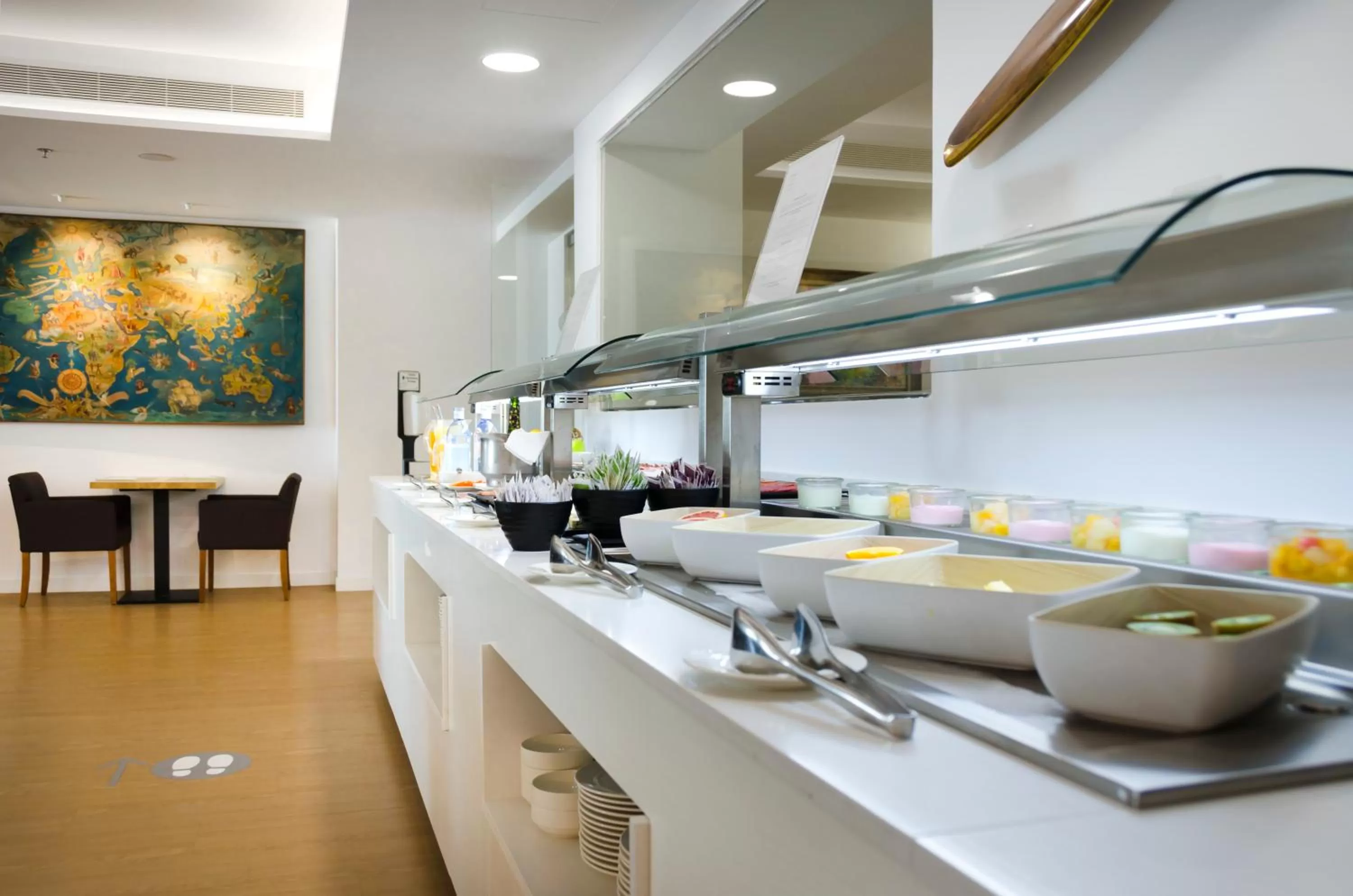 Restaurant/places to eat in Hotel Mirador