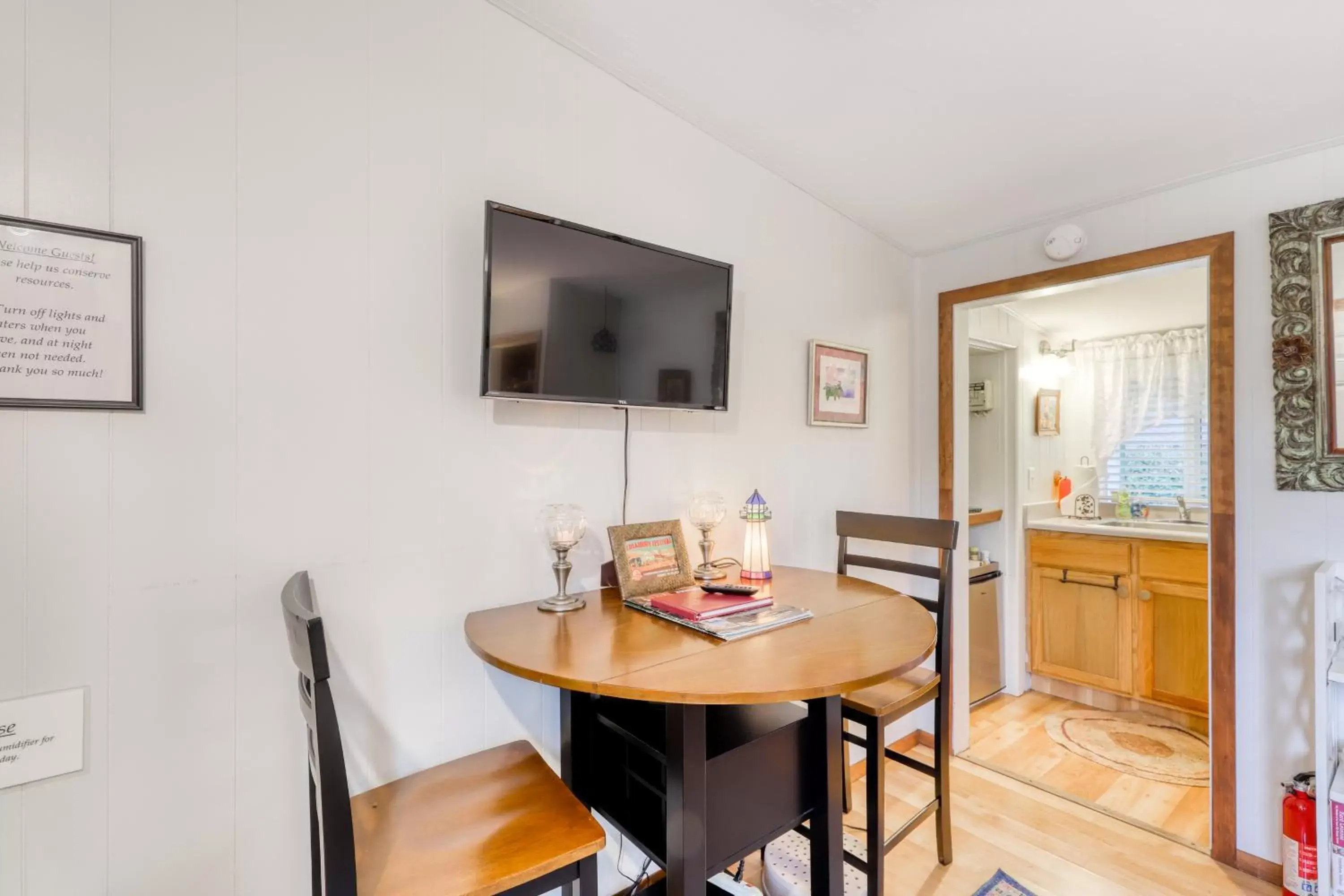 Dining Area in Redwood Roost