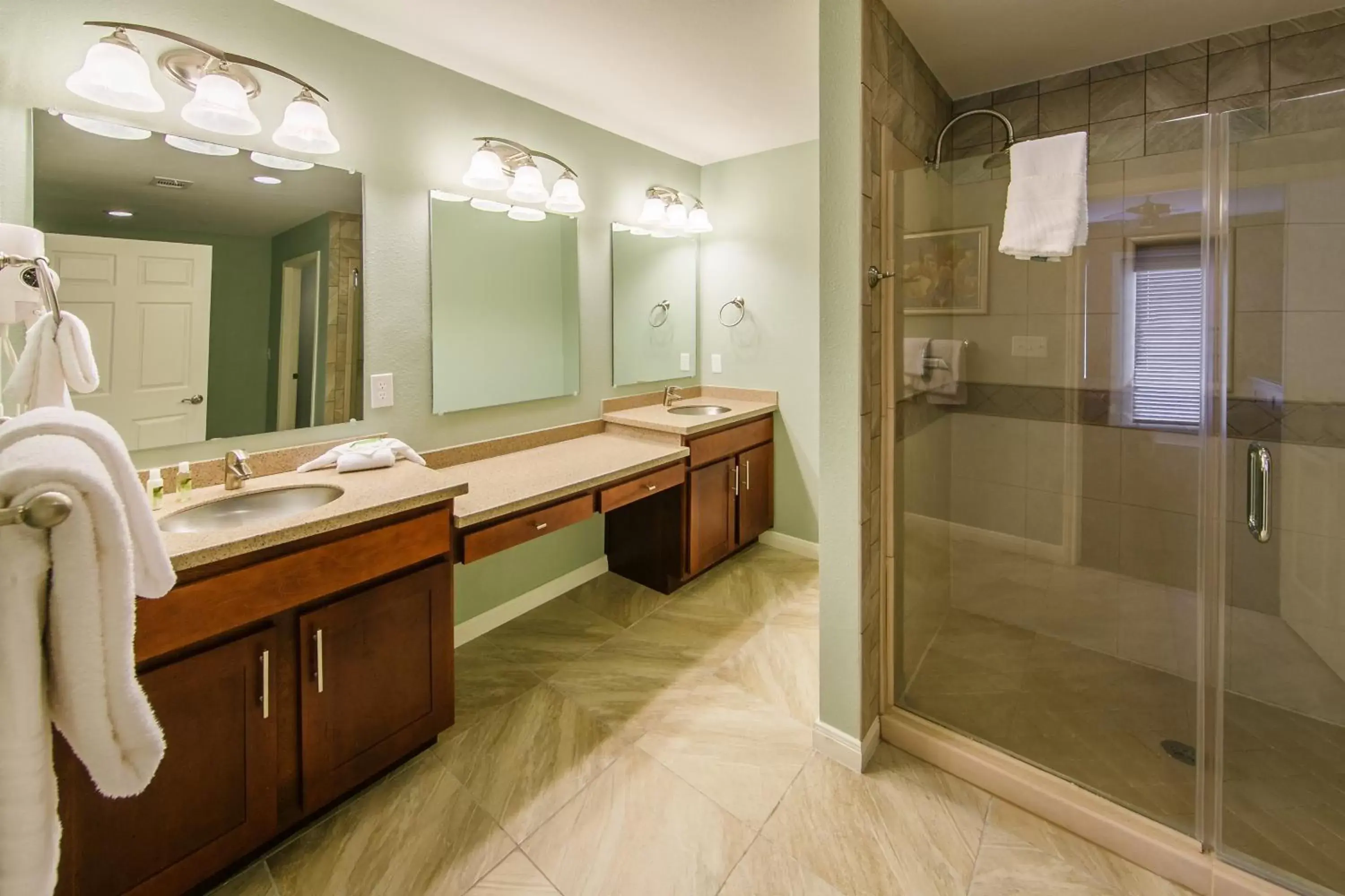 Photo of the whole room, Bathroom in Holiday Inn Club Vacations Hill Country Resort at Canyon Lake