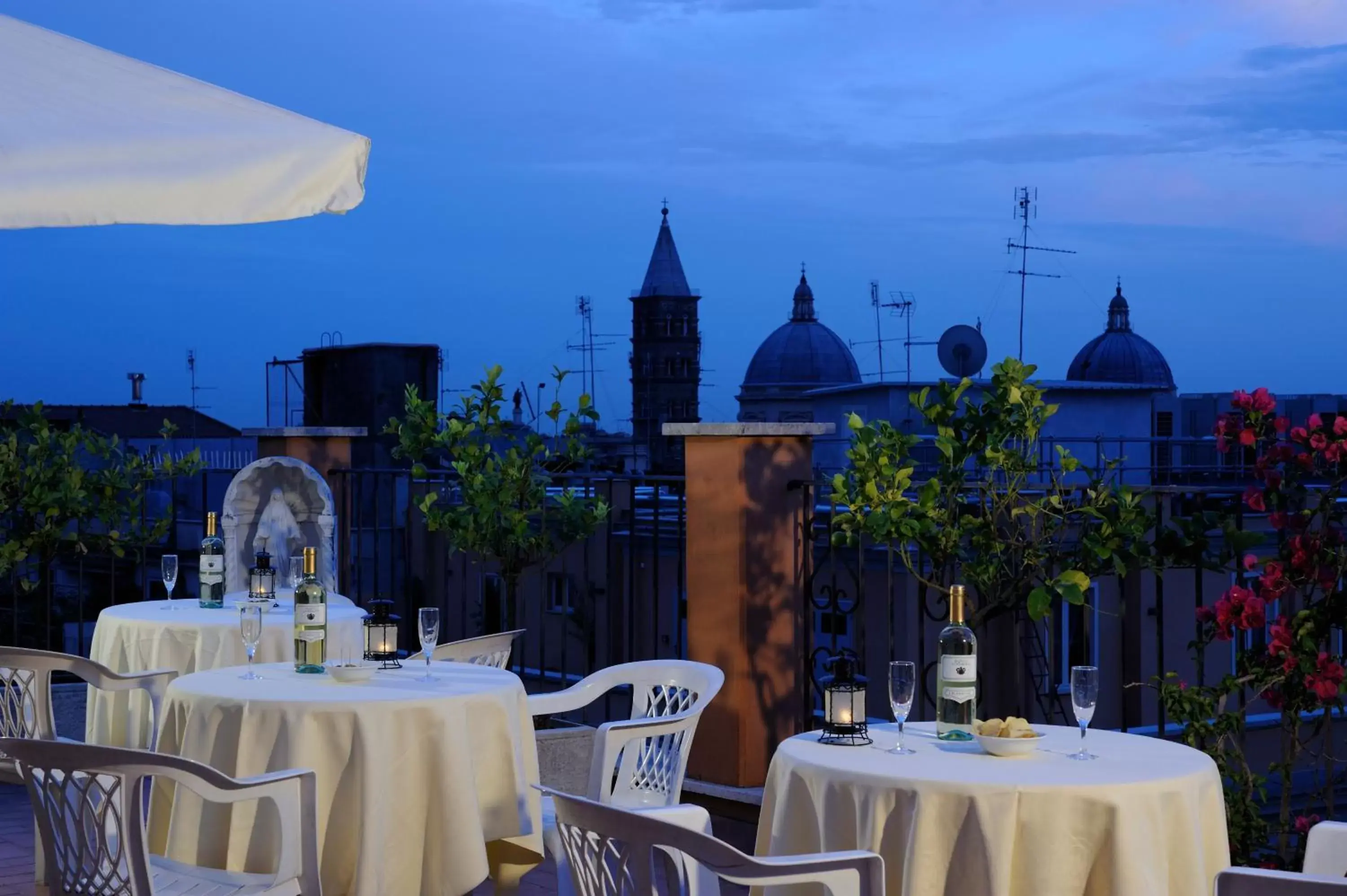 Restaurant/Places to Eat in Hotel Torino