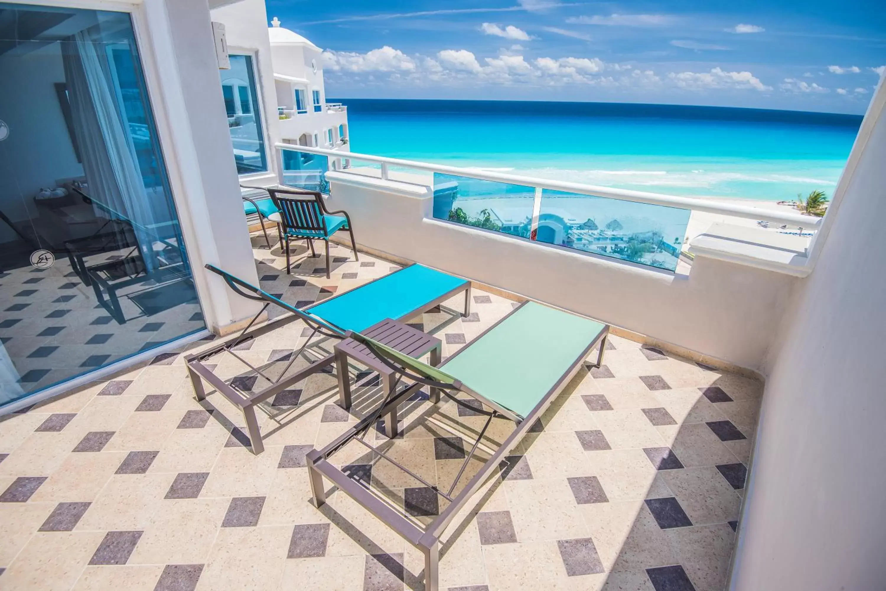 Sea view, Balcony/Terrace in Wyndham Alltra Cancun All Inclusive Resort