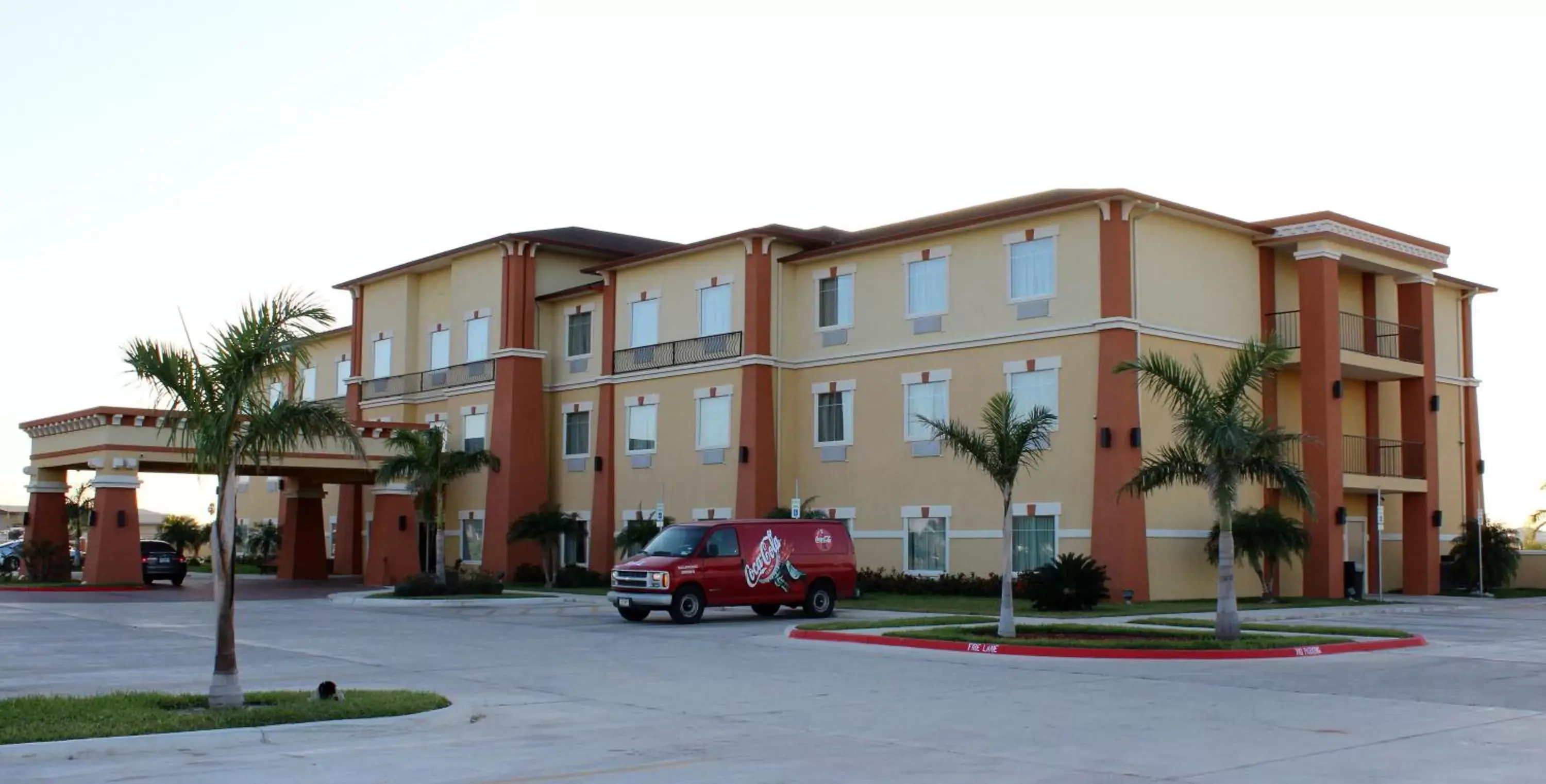 Facade/entrance in Super 8 by Wyndham Hidalgo at La Plaza Mall & Mcallen Airport Facade/entrance in Super 8 by Wyndham Hidalgo at La Plaza Mall & Mcallen Airport