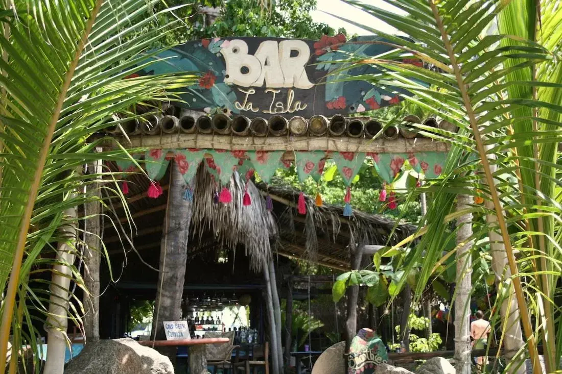 Lounge or bar in Junto al Rio Bungalows & Suites