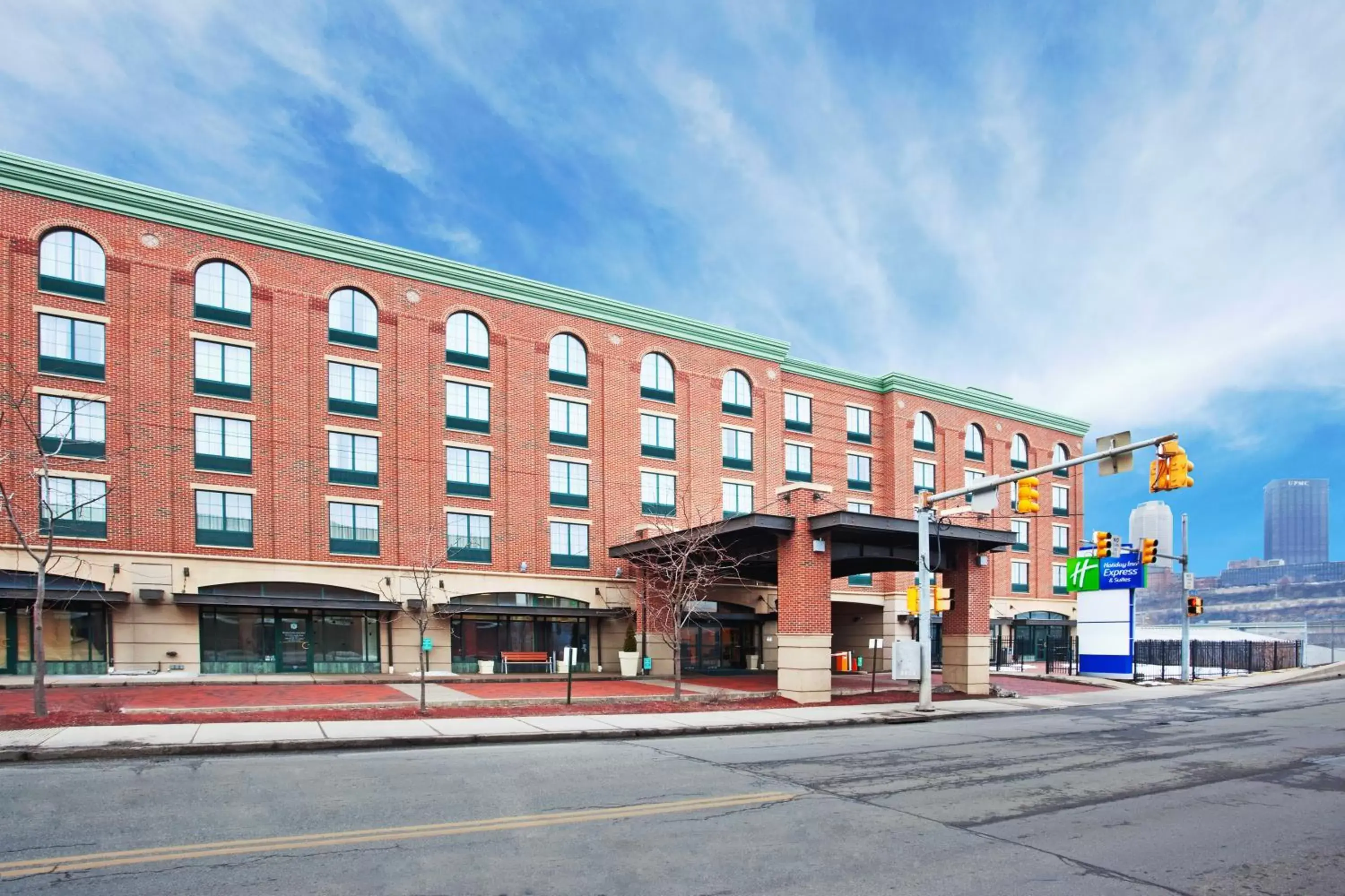 Property building in Holiday Inn Express Hotel & Suites Pittsburgh-South Side, an IHG Hotel